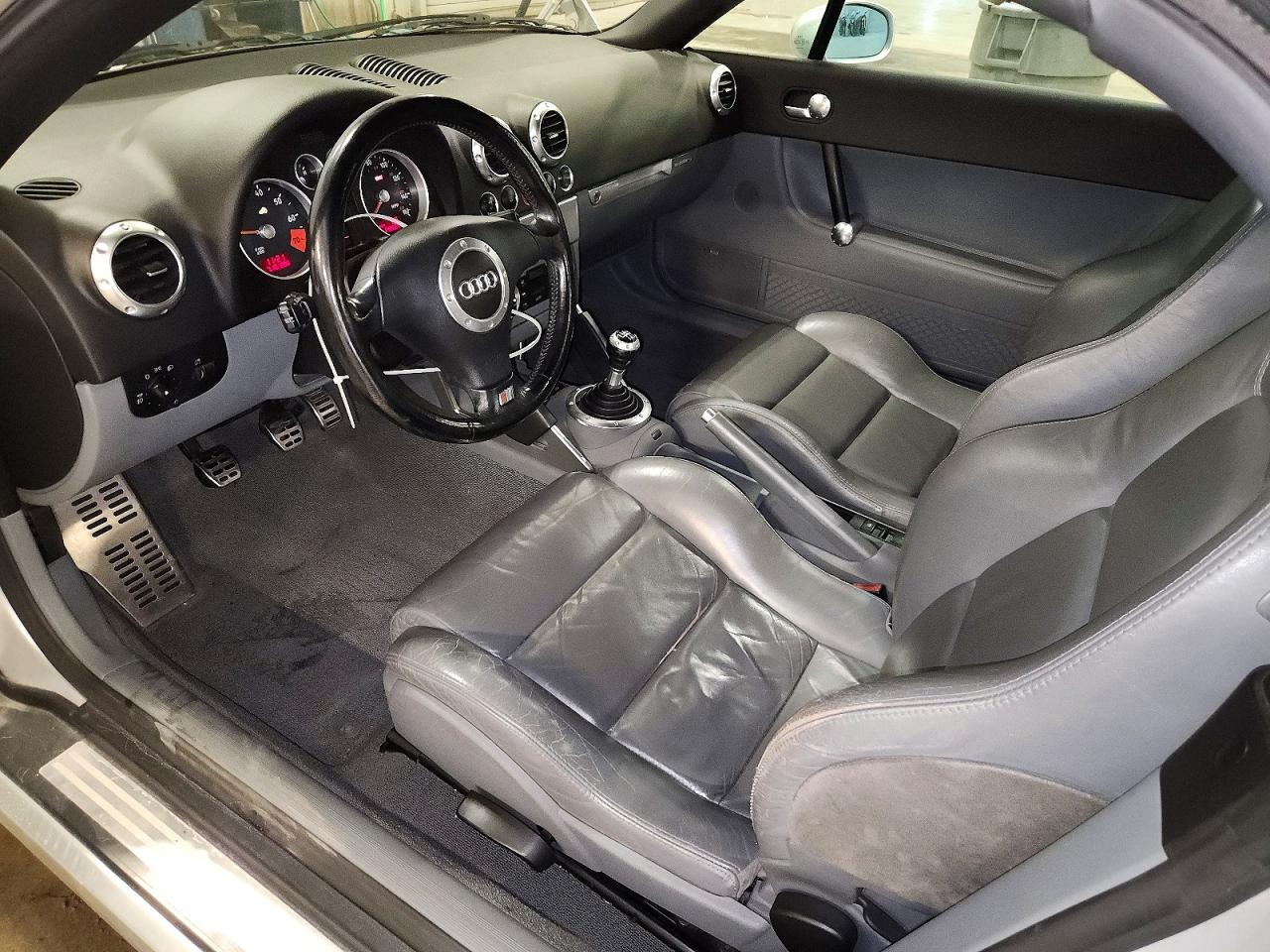 2001 Audi Tt Quattro Silver vin: TRUUT28N211006694