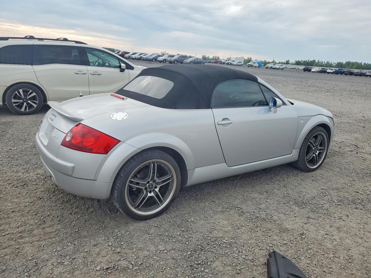 2001 Audi Tt Quattro Silver vin: TRUUT28N711013379