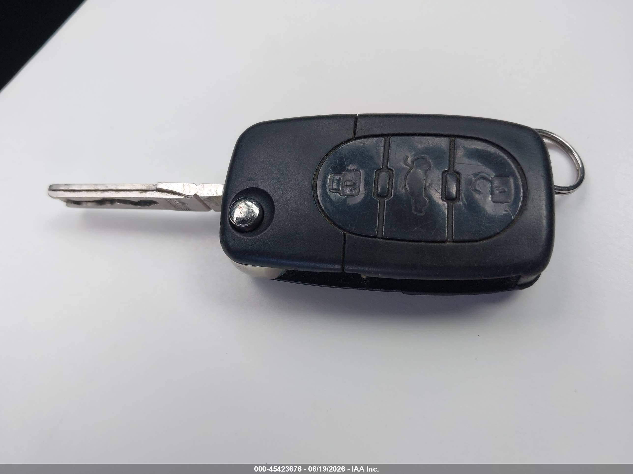 2001 Audi Tt   Silver vin: TRUUT28N811007462