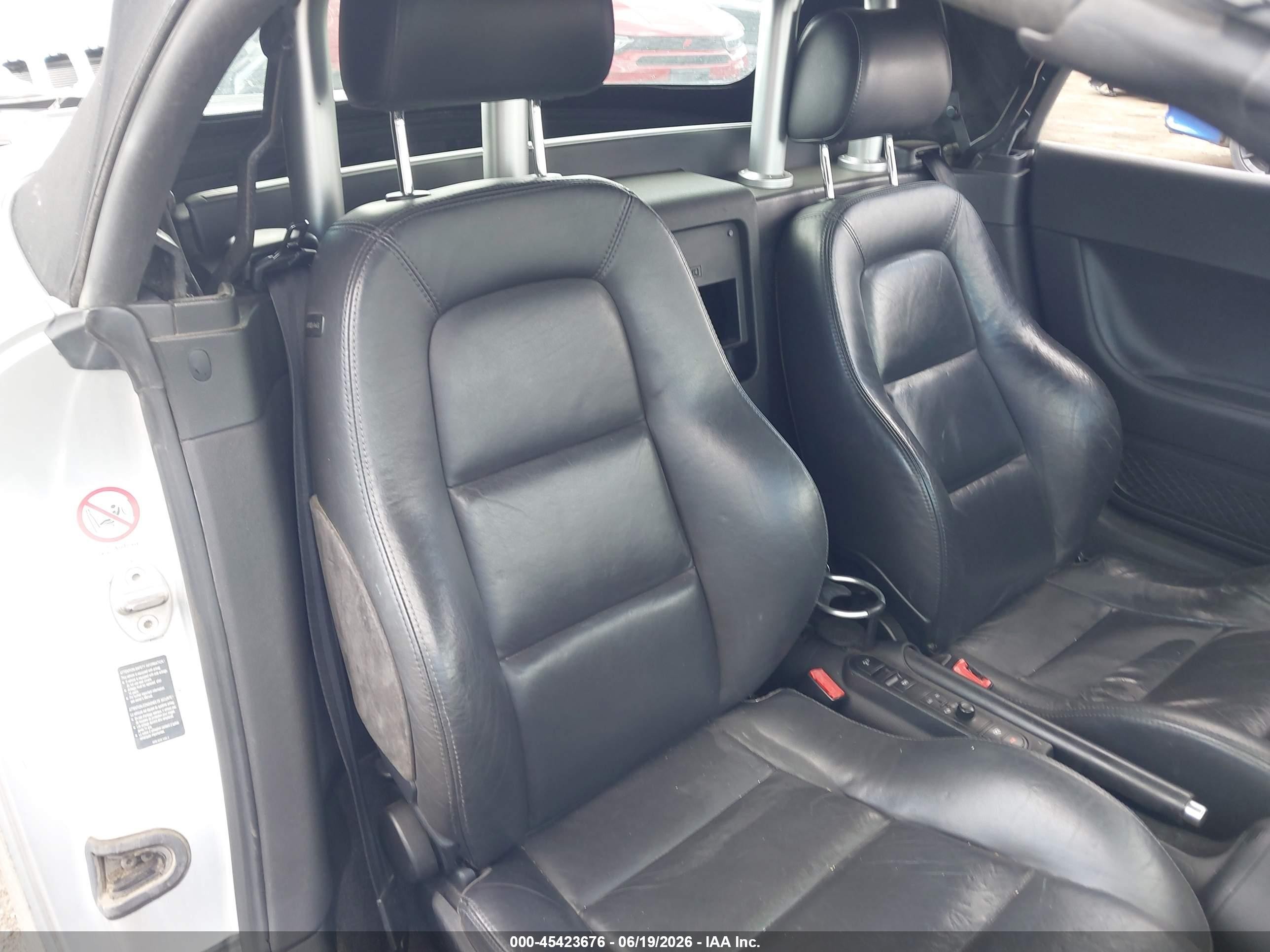 2001 Audi Tt   Silver vin: TRUUT28N811007462