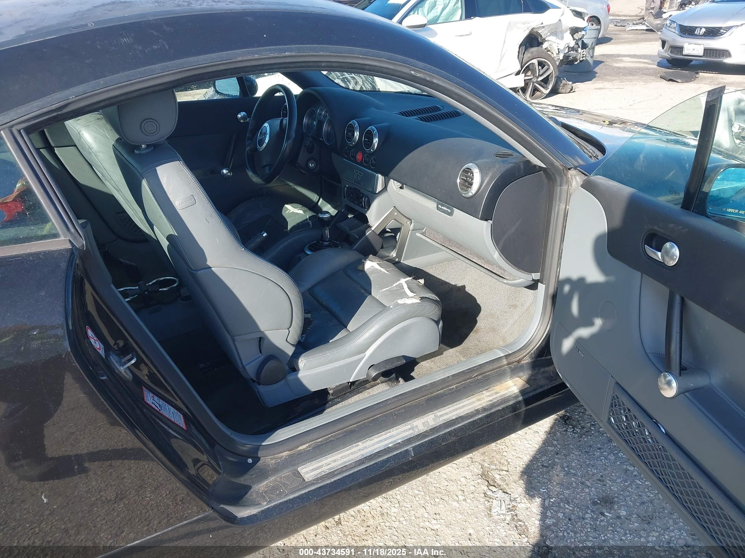 2001 Audi Tt   Black vin: TRUWT28N611023216