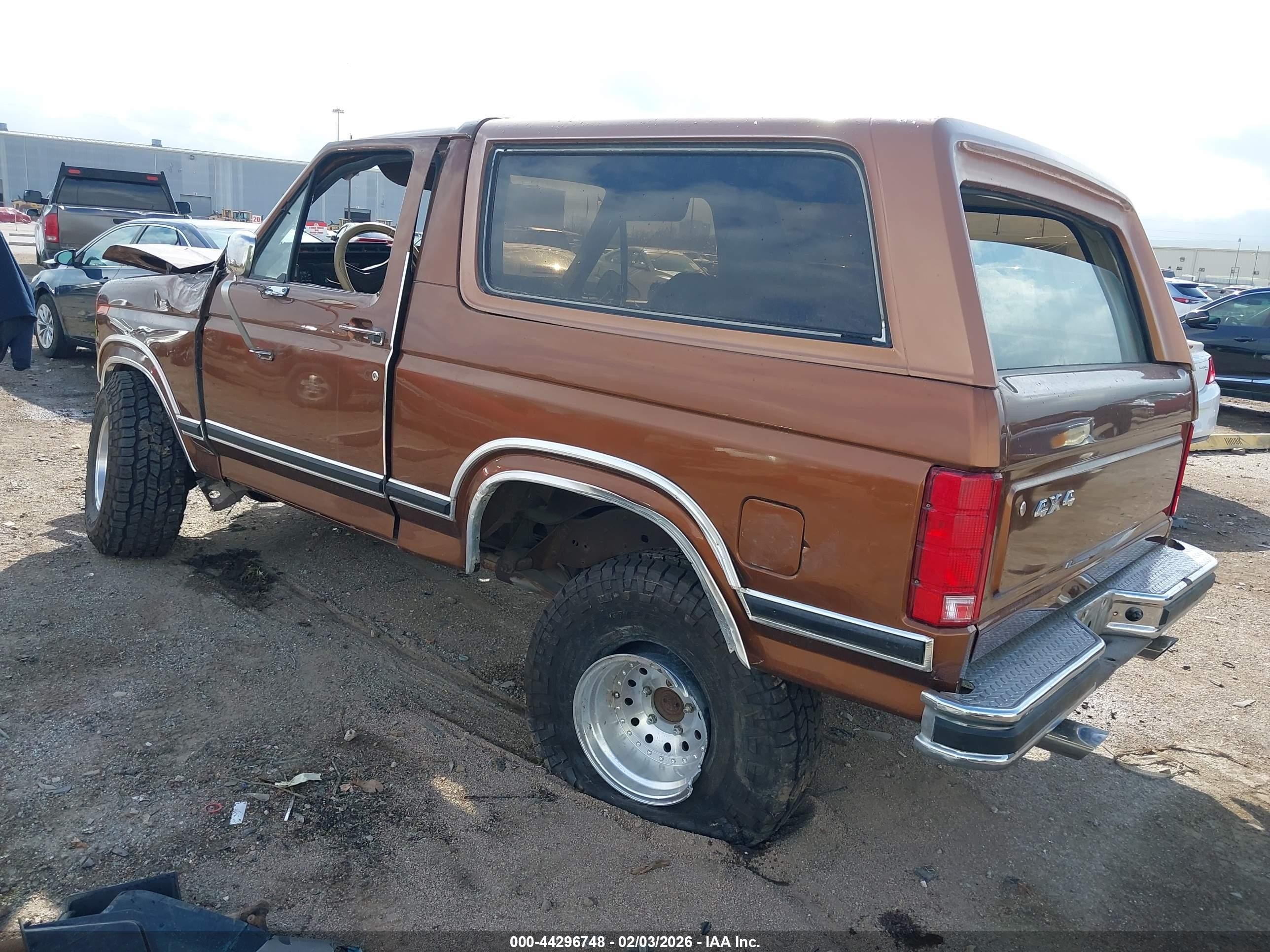 1980 Ford Bronco Коричневый vin: U15GLHA22221