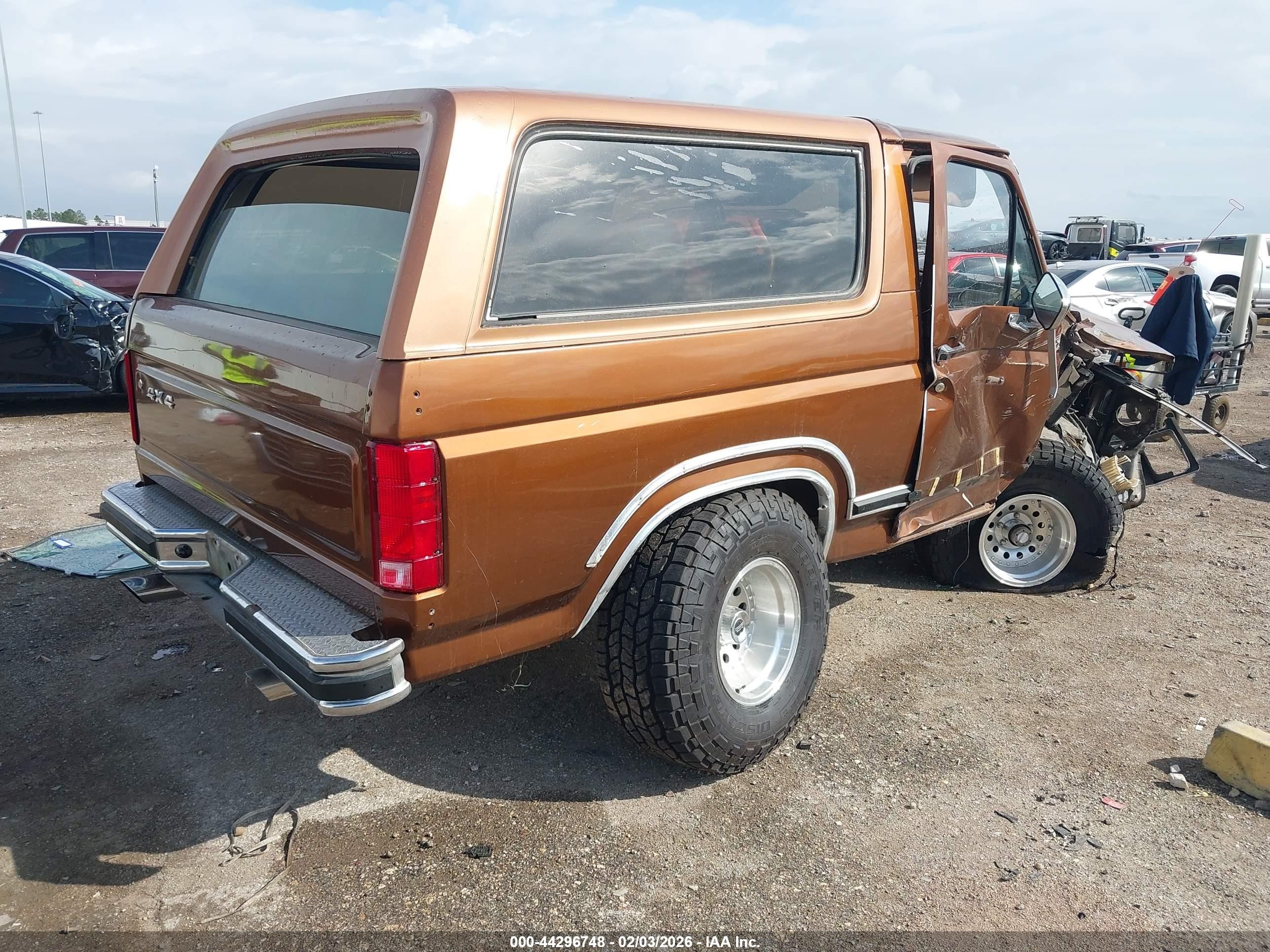 1980 Ford Bronco Коричневый vin: U15GLHA22221