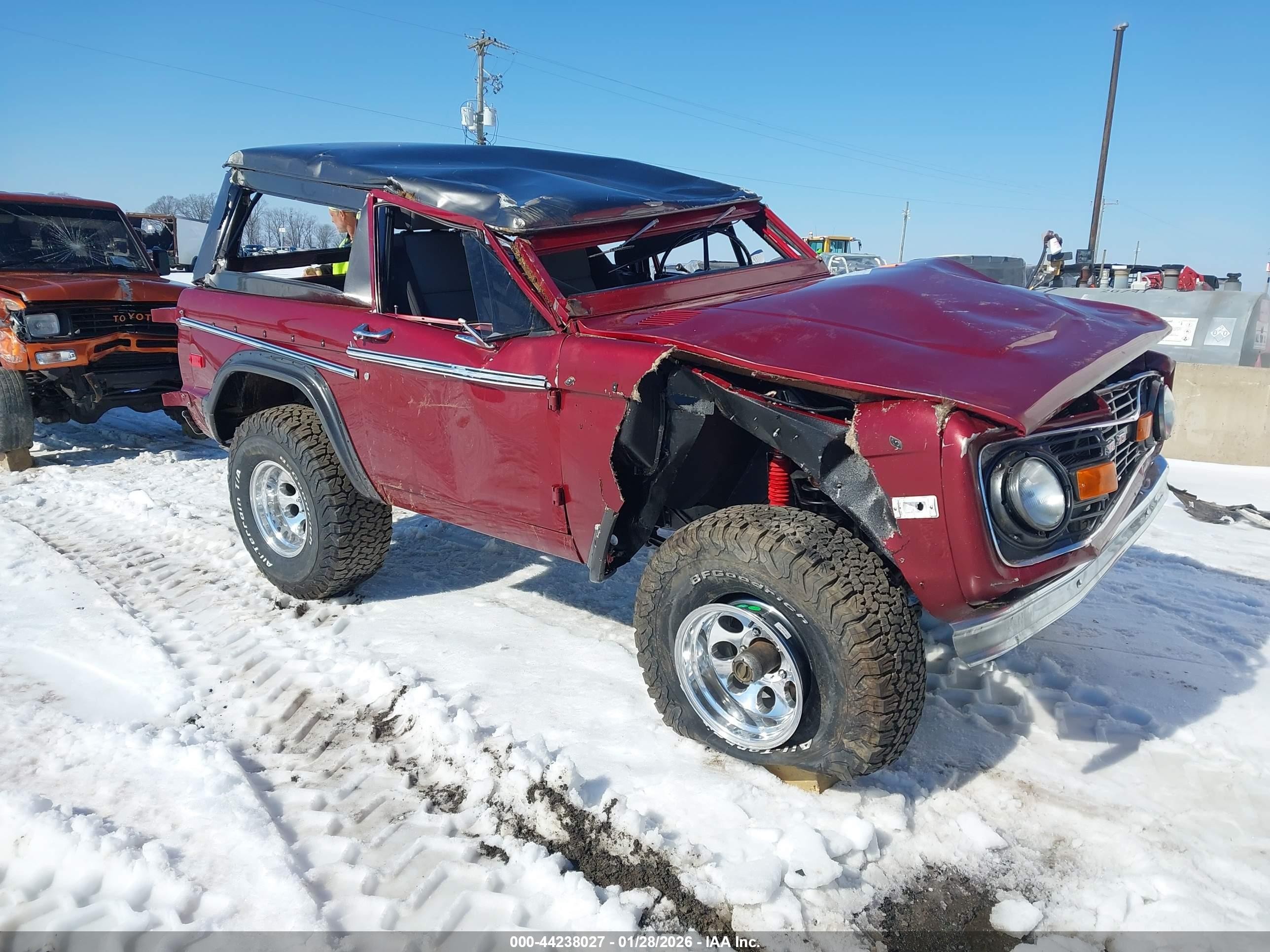 1971 Ford Bronco   Красный vin: U15GLJ82382      