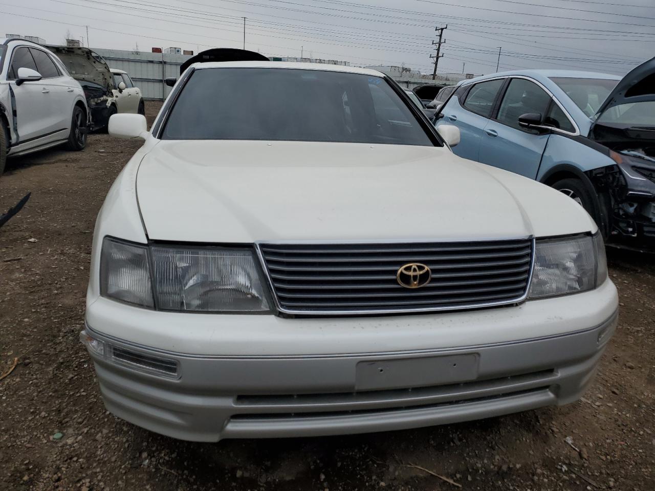1997 Toyota Celsior   White vin: UCF200096904