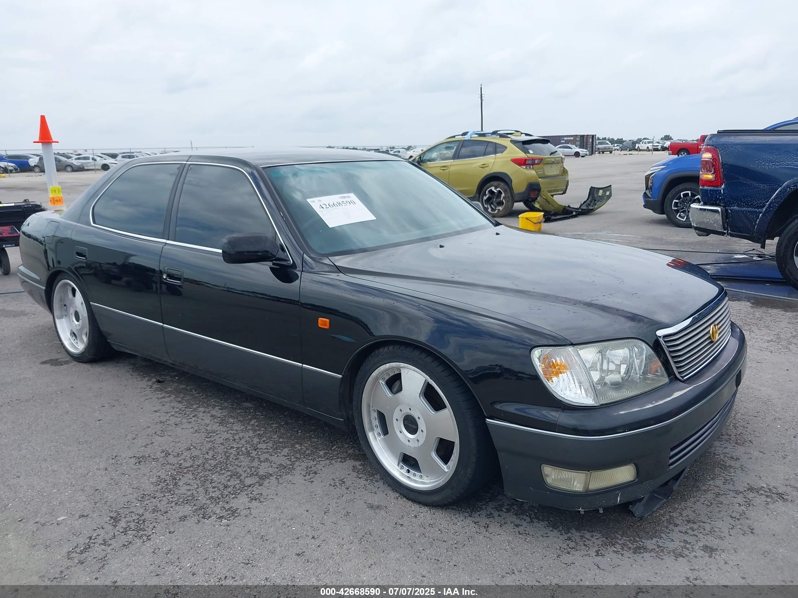 1997 Toyota Celsior   Black vin: UCF200115187     