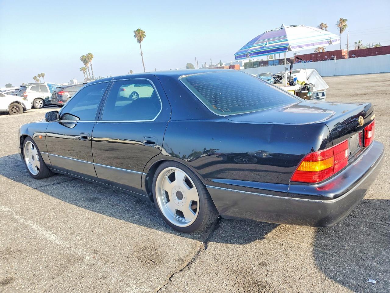 1997 Toyota Celsior Black vin: UCF200115187