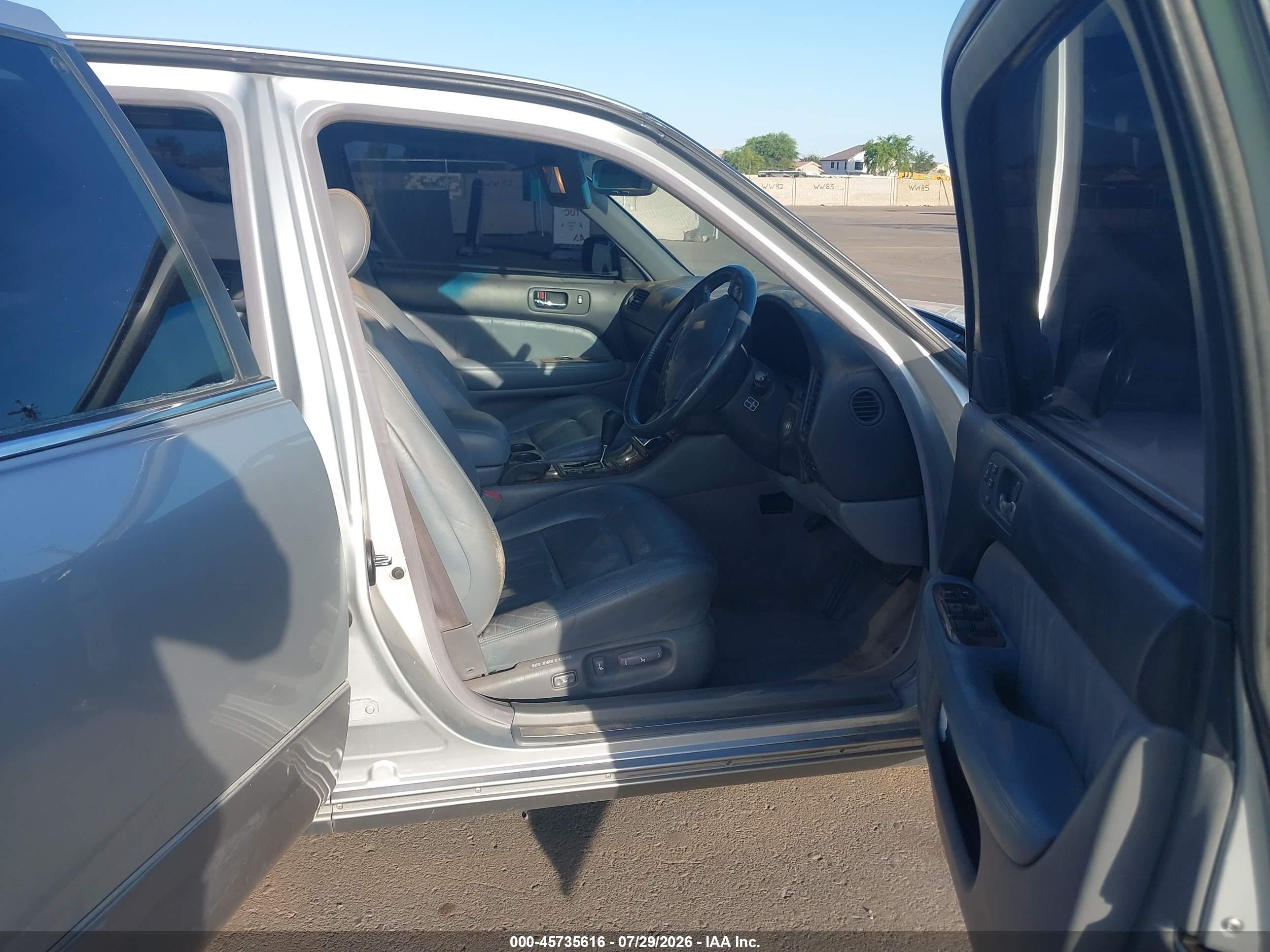1997 Toyota Celsior Silver vin: UCF210062432