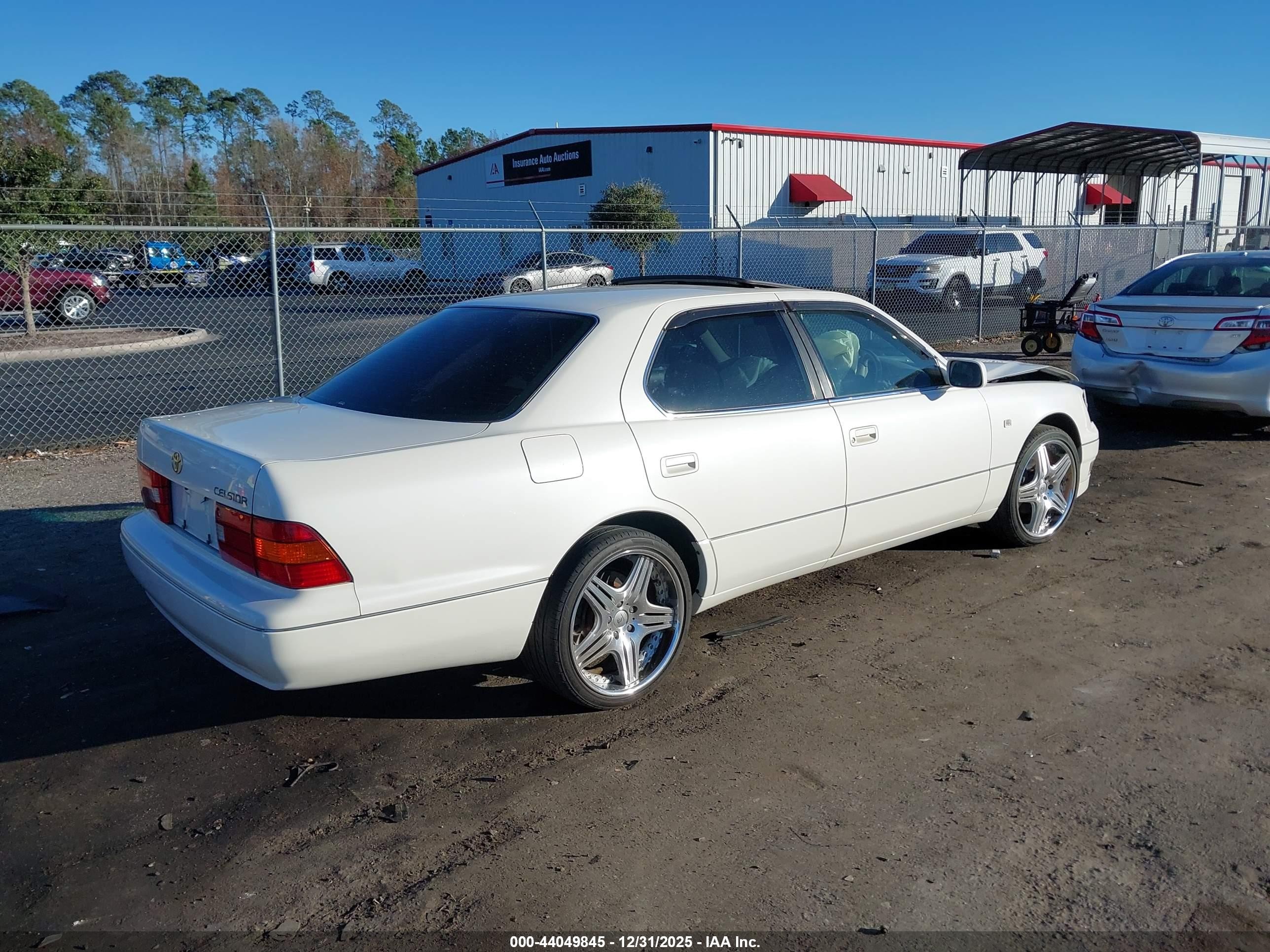 1998 Toyota Other   Белый vin: UCF210092173     