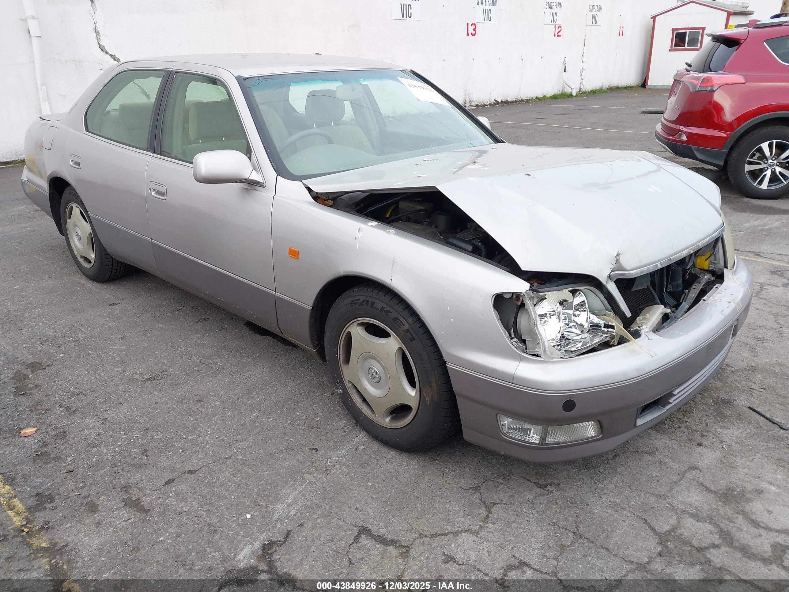 1999 Toyota Other   Серебряный vin: UCF210094200     
