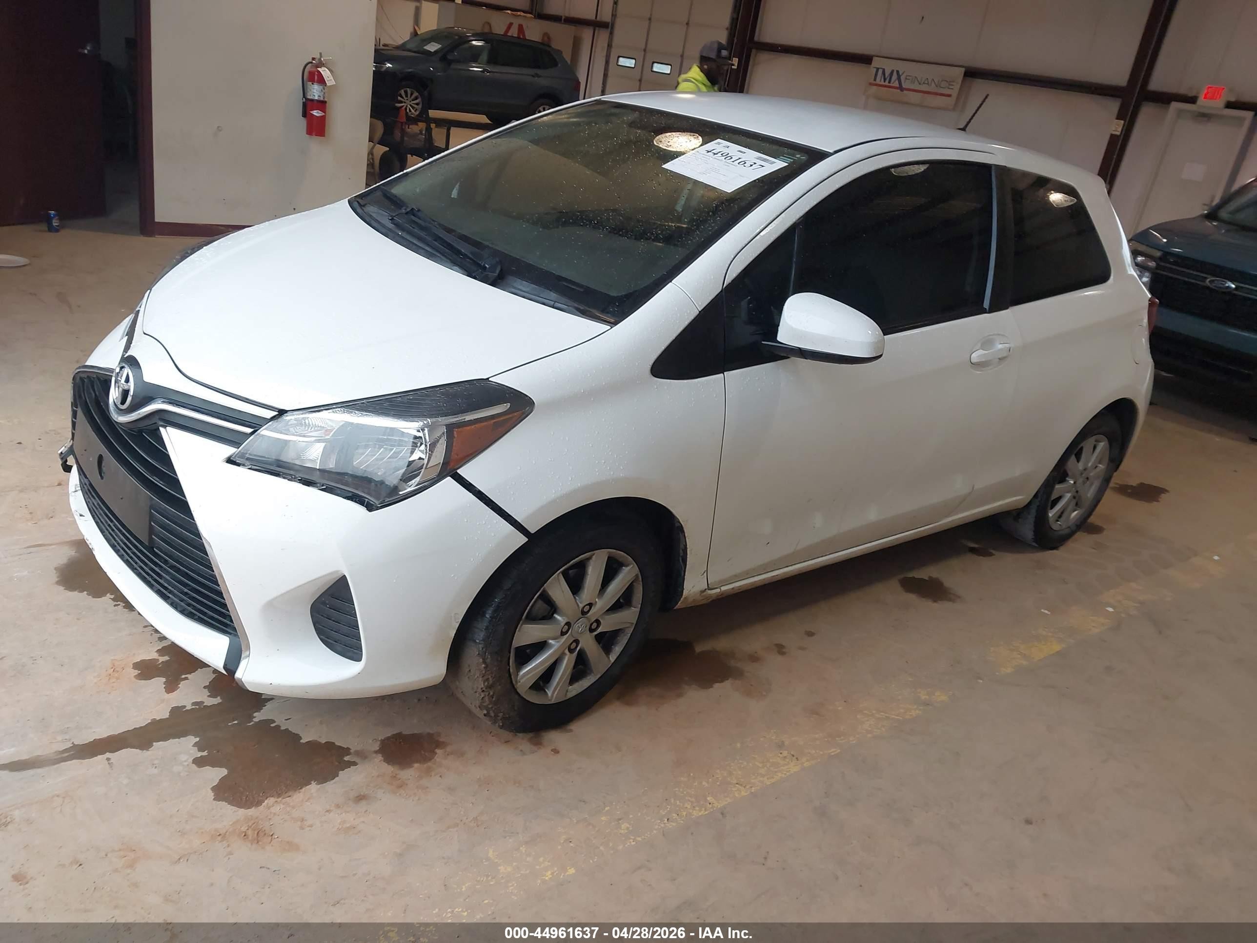 2015 Toyota Yaris Le Белый vin: VNKJTUD30FA055761
