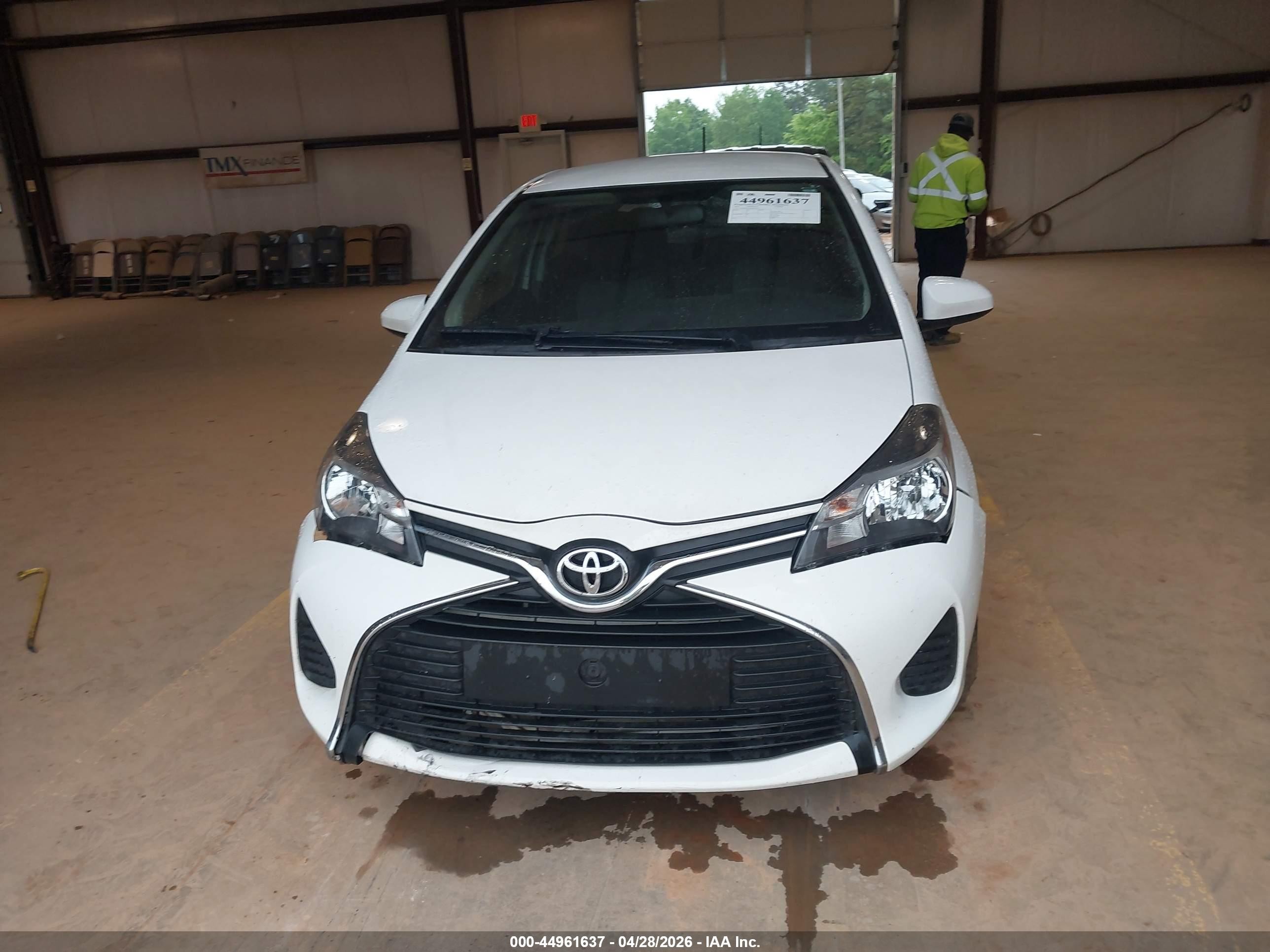 2015 Toyota Yaris Le Белый vin: VNKJTUD30FA055761