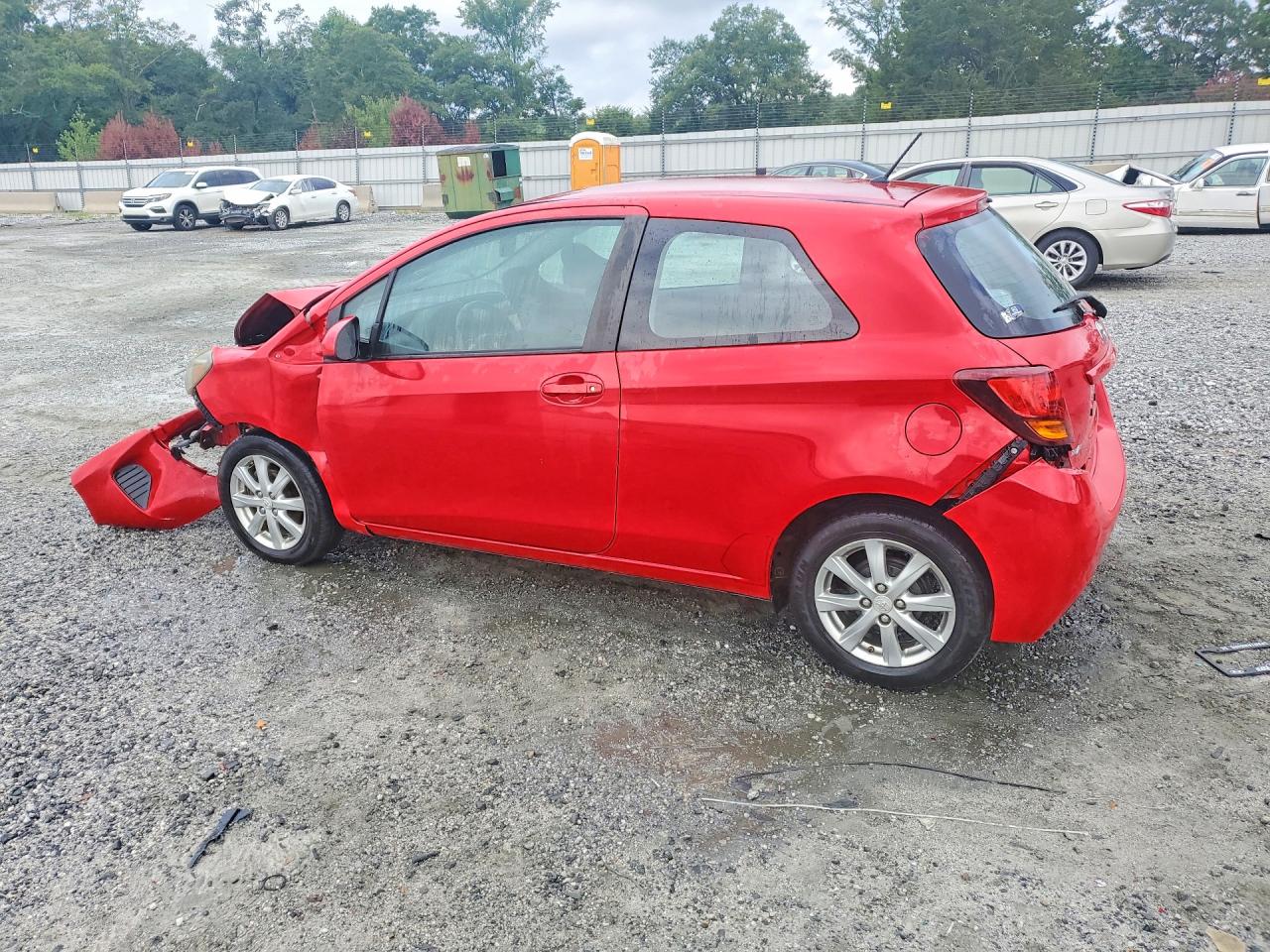 2015 Toyota Yaris 3-door Le Red vin: VNKJTUD31FA017407