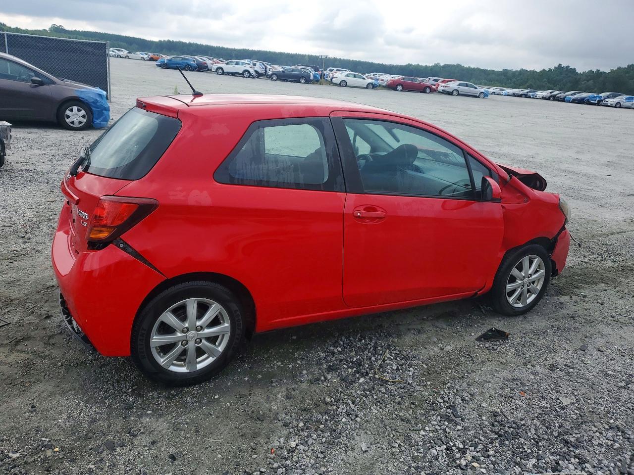 2015 Toyota Yaris 3-door Le Red vin: VNKJTUD31FA017407