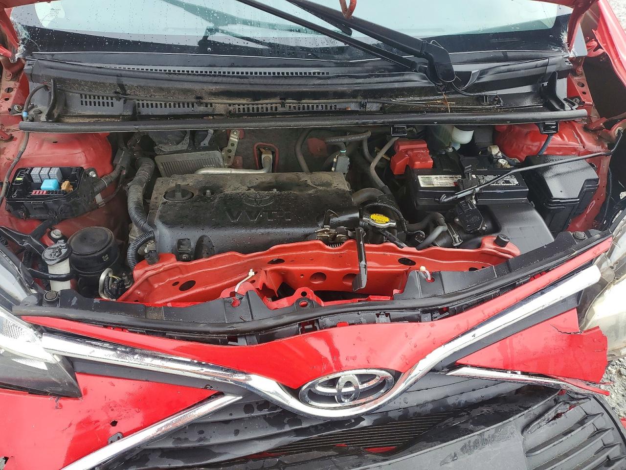 2015 Toyota Yaris 3-door Le Red vin: VNKJTUD31FA017407