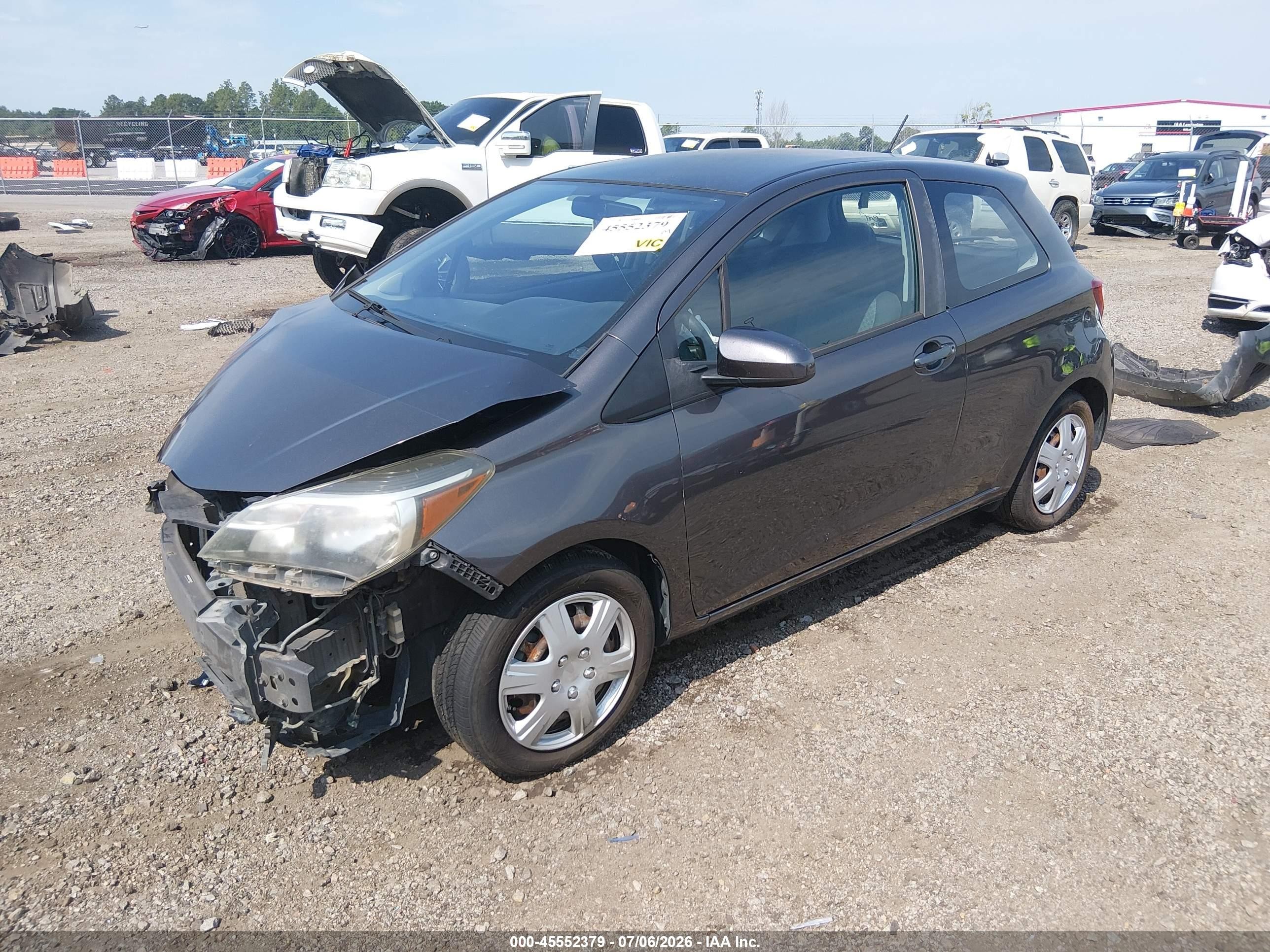 2015 Toyota Yaris L Серый vin: VNKJTUD32FA018131