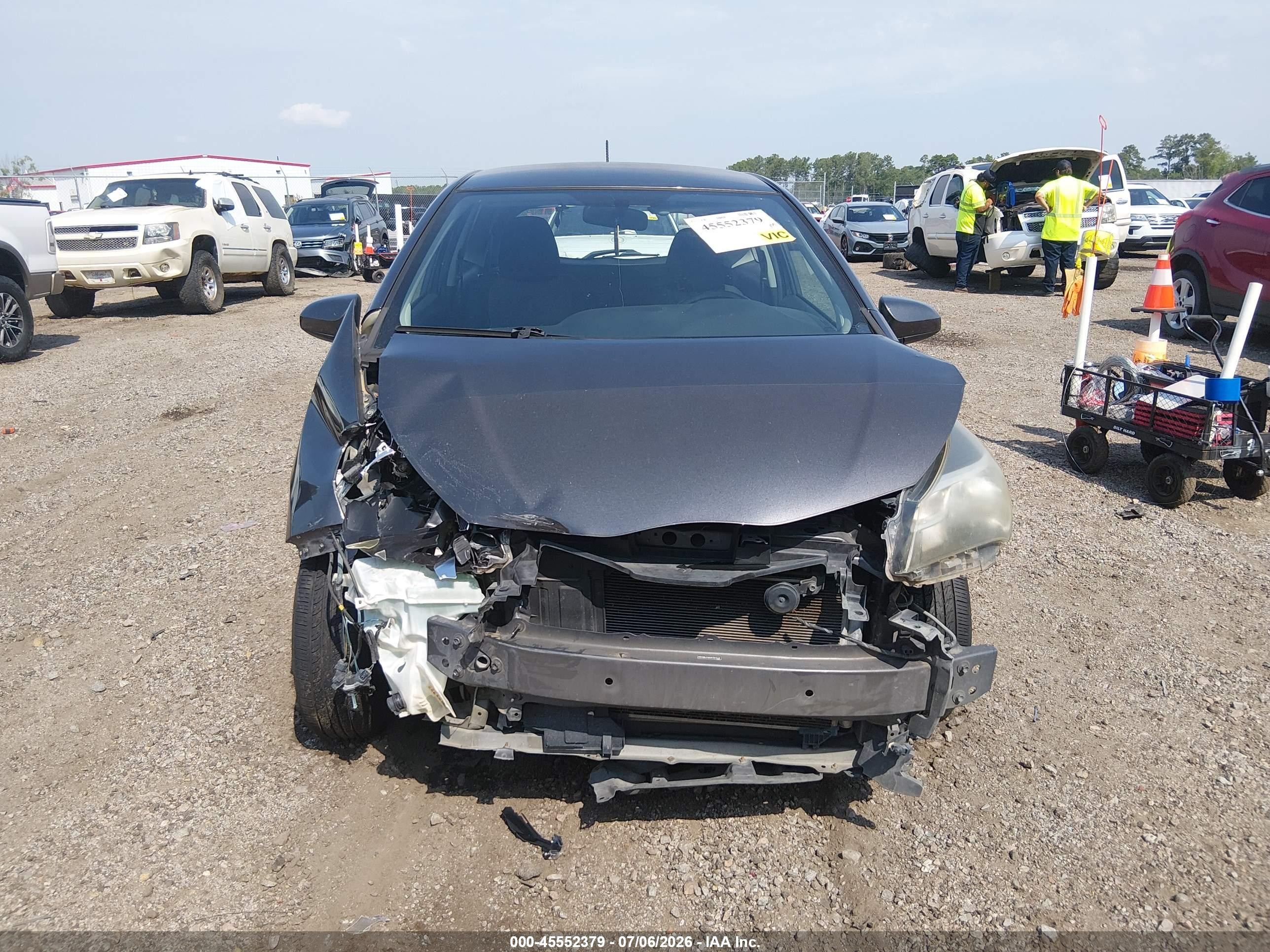 2015 Toyota Yaris L Серый vin: VNKJTUD32FA018131