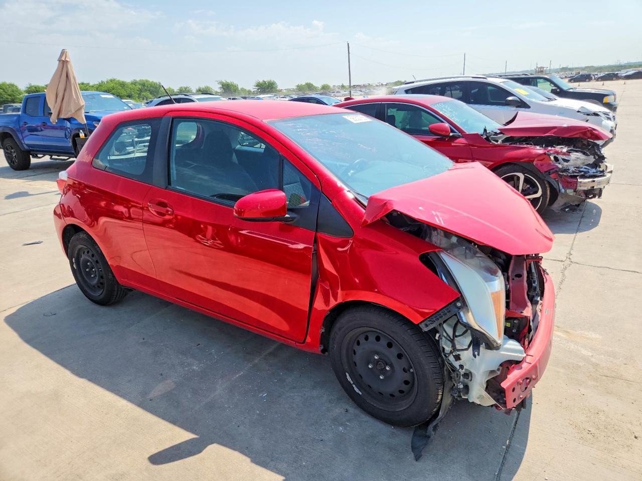 2014 Toyota Yaris 3-door L Fleet Красный vin: VNKJTUD34EA011020