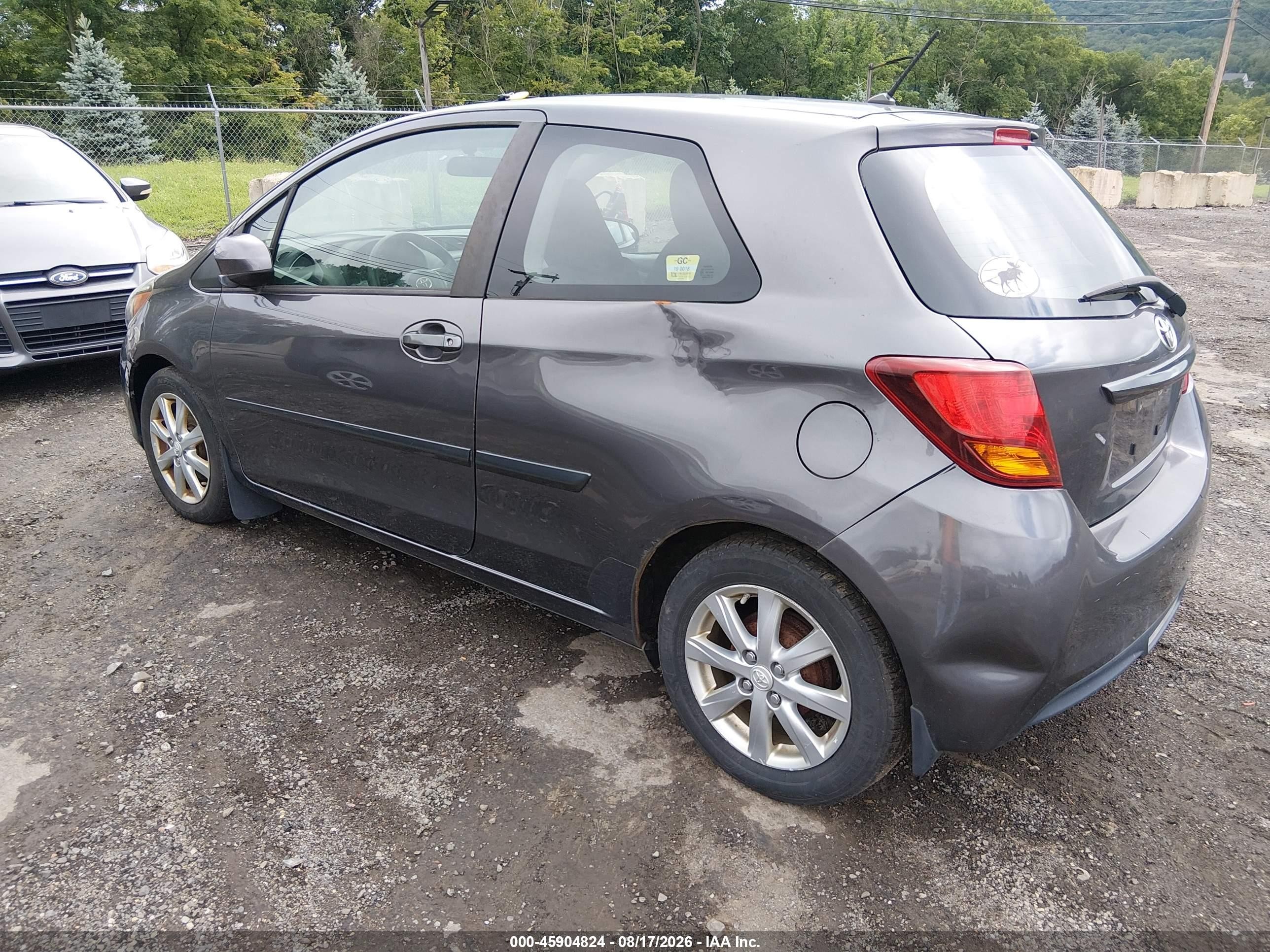 2015 Toyota Yaris Le Gray vin: VNKJTUD35FA028149
