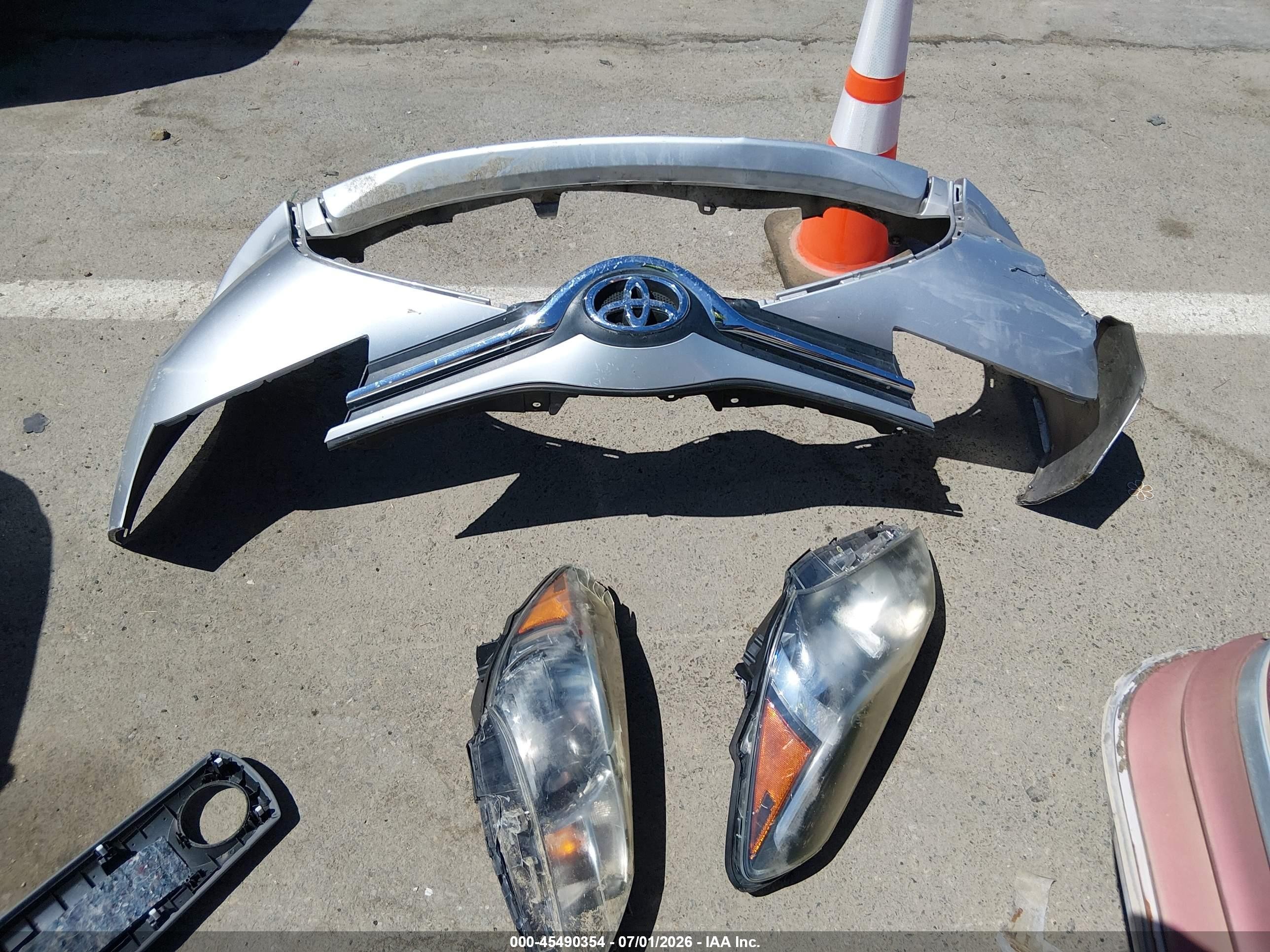 2015 Toyota Yaris L Silver vin: VNKJTUD35FA028779