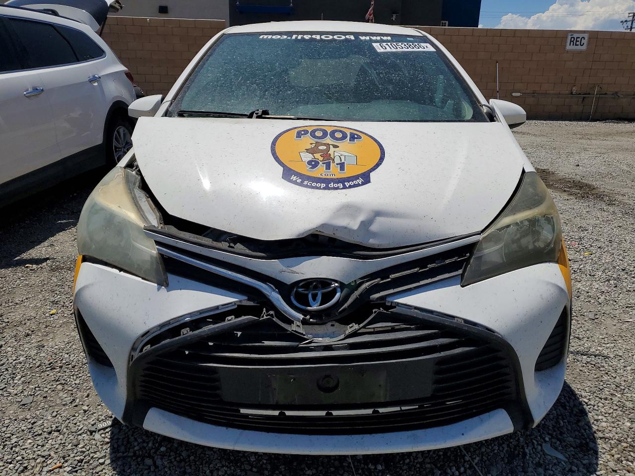2015 Toyota Yaris 3-door L White vin: VNKJTUD38FA049948