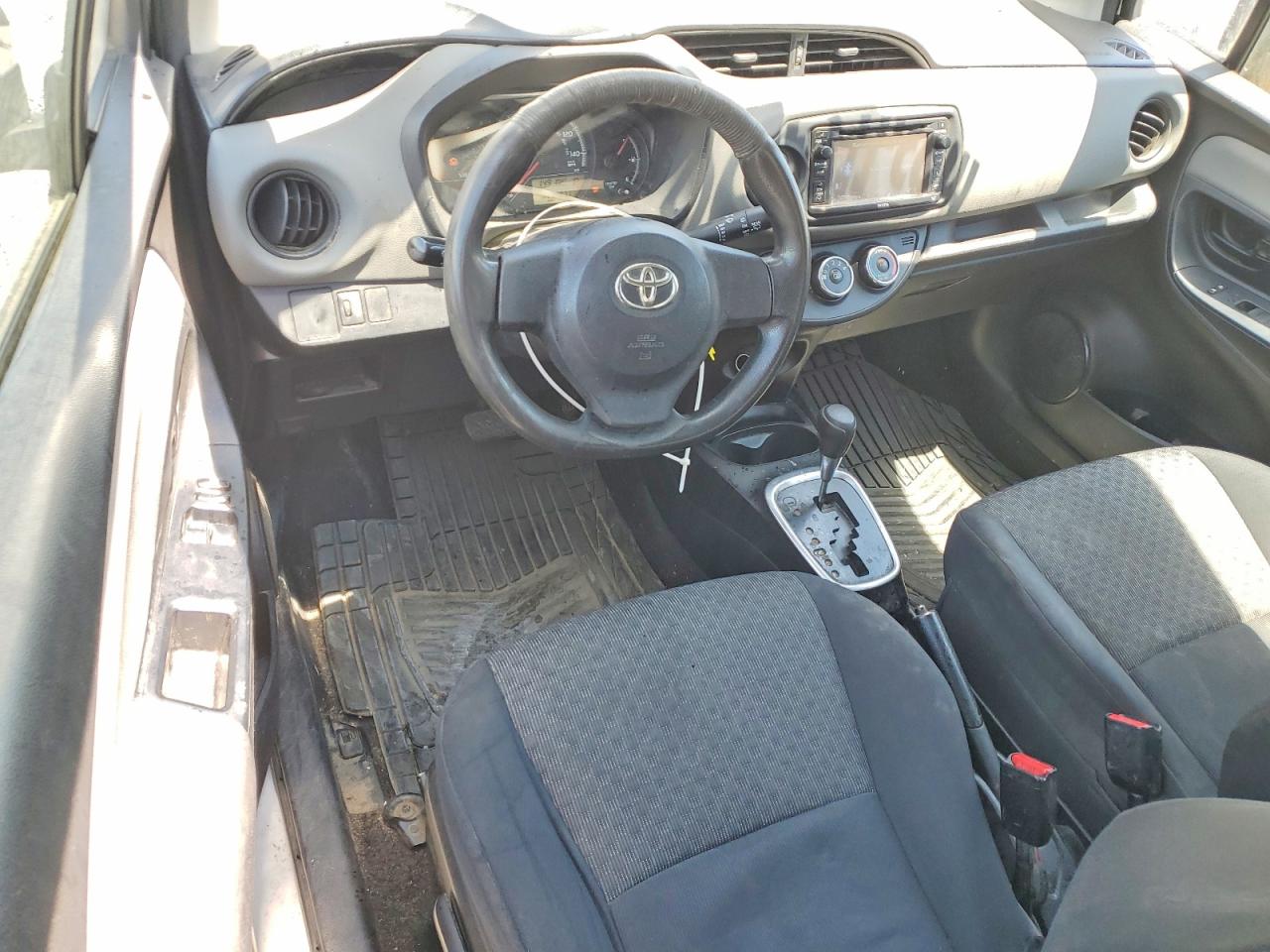 2015 Toyota Yaris 3-door L White vin: VNKJTUD38FA049948
