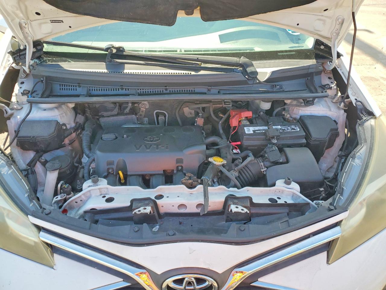 2015 Toyota Yaris 3-door Le Белый vin: VNKJTUD3XFA049577