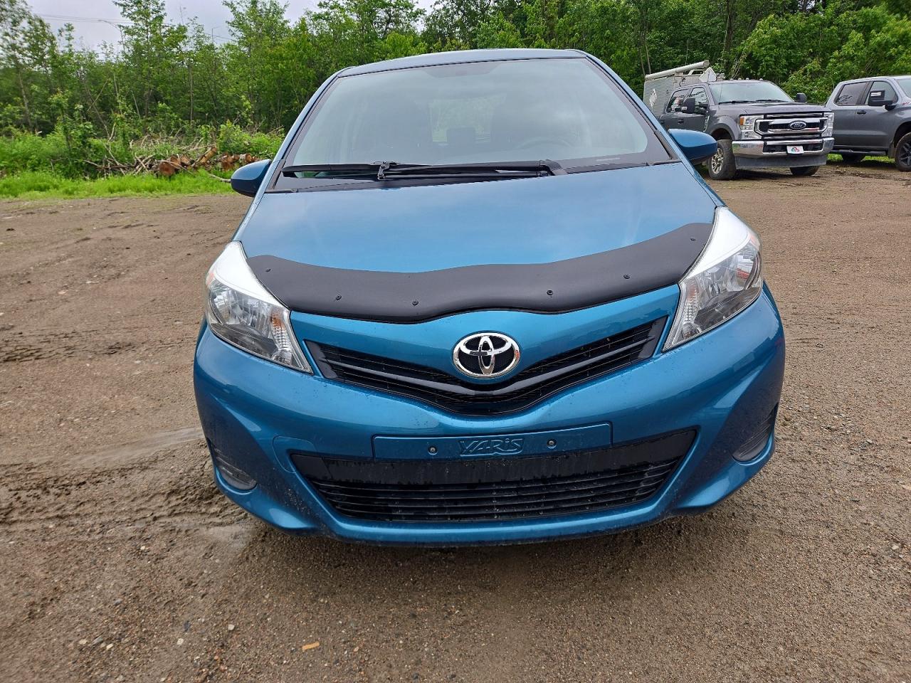2014 Toyota Yaris 5-door L Turquoise vin: VNKKTUD30EA002447