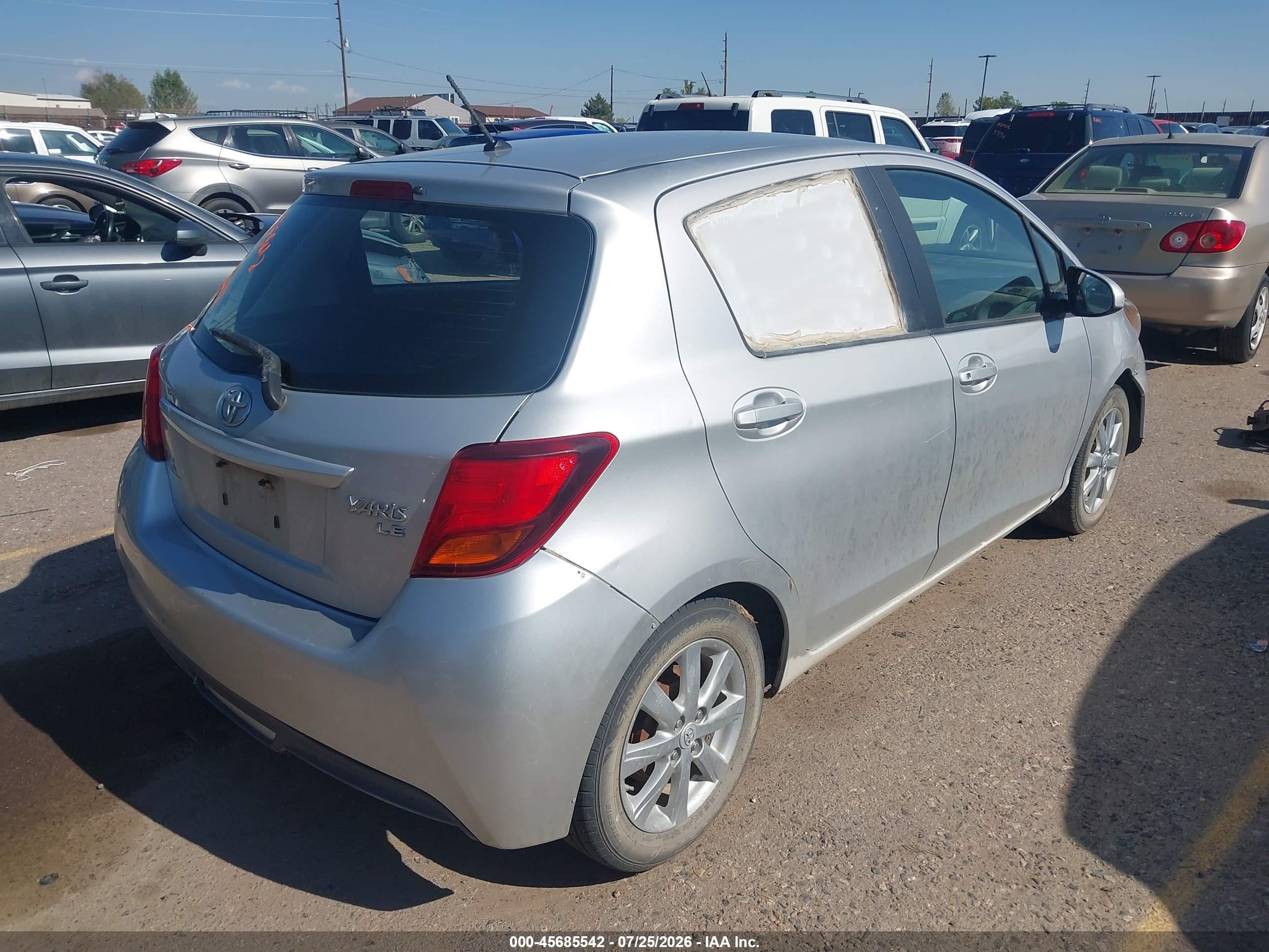 2015 Toyota Yaris Le Silver vin: VNKKTUD30FA014910