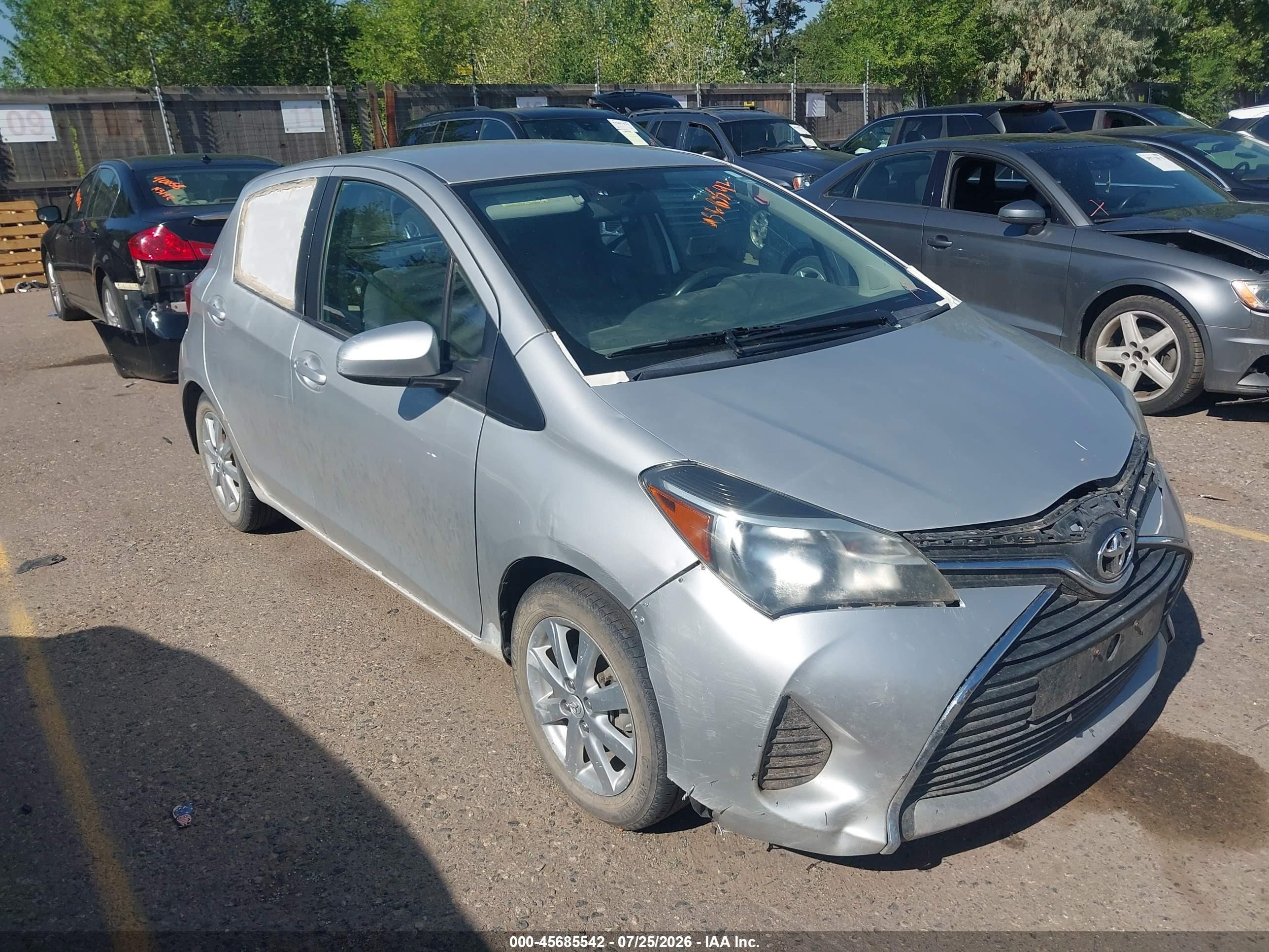 2015 Toyota Yaris Le Silver vin: VNKKTUD30FA014910