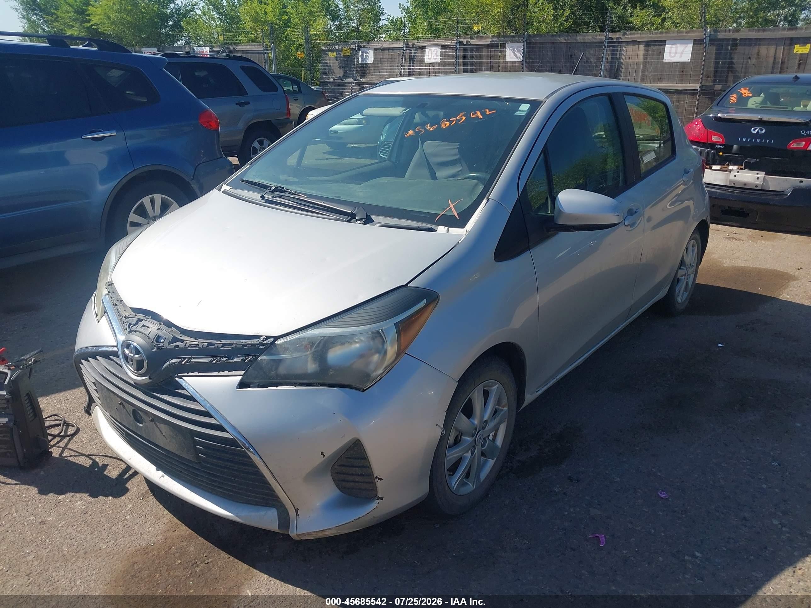 2015 Toyota Yaris Le Silver vin: VNKKTUD30FA014910