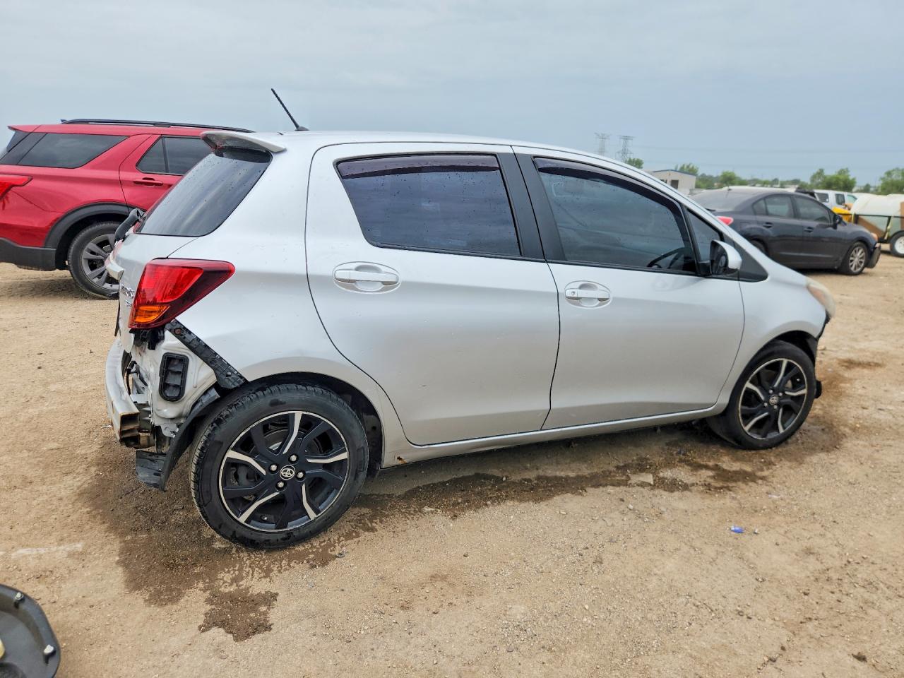 2015 Toyota Yaris 5-door Se Серебряный vin: VNKKTUD30FA026863