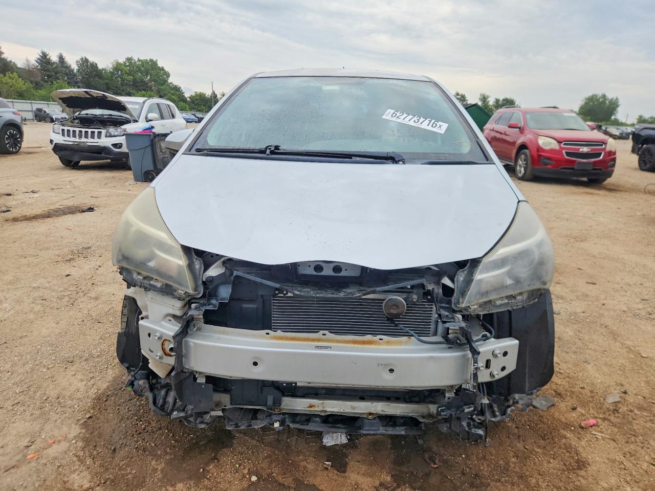 2015 Toyota Yaris 5-door Se Серебряный vin: VNKKTUD30FA026863