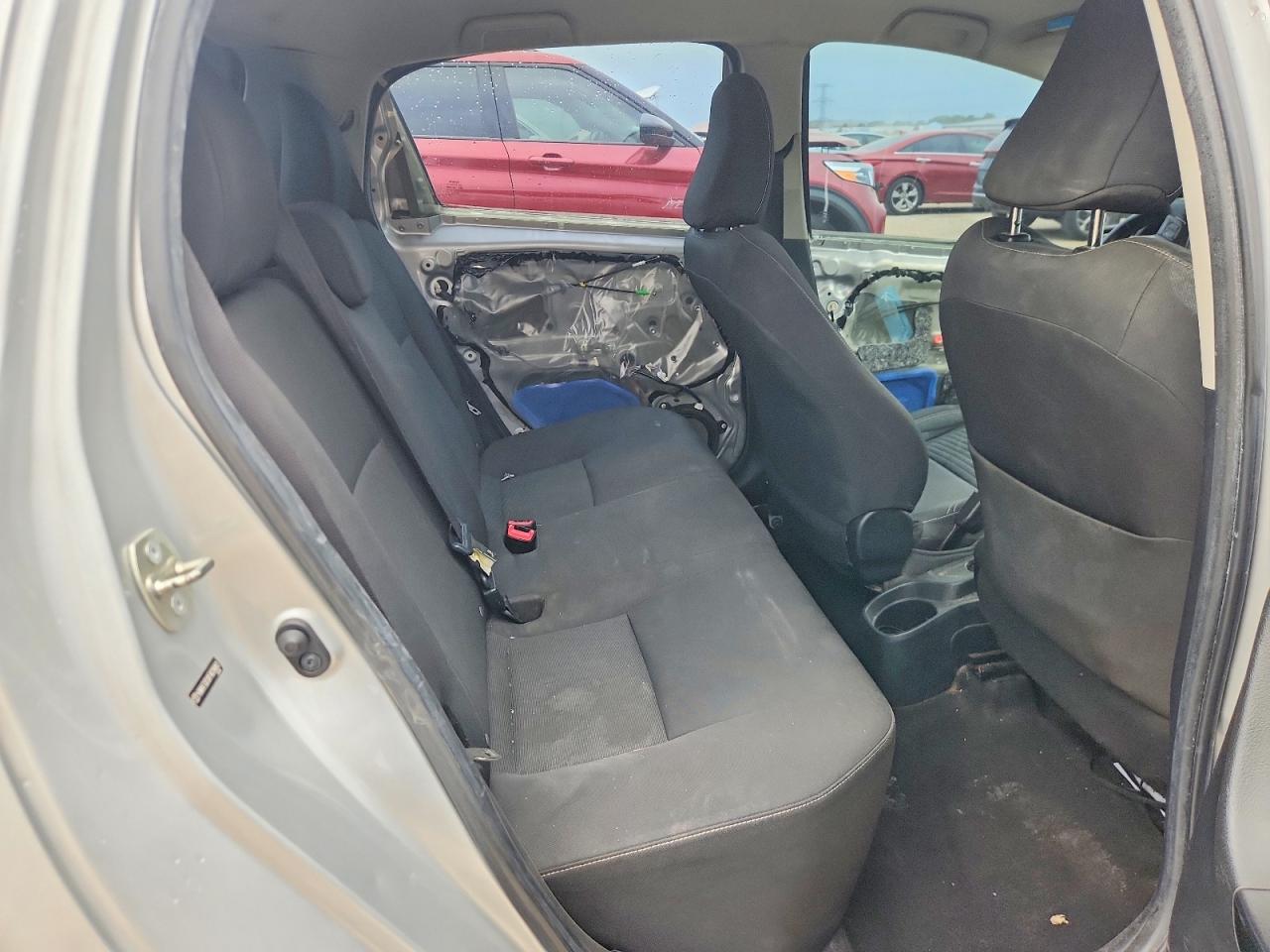 2015 Toyota Yaris 5-door Se Серебряный vin: VNKKTUD30FA026863