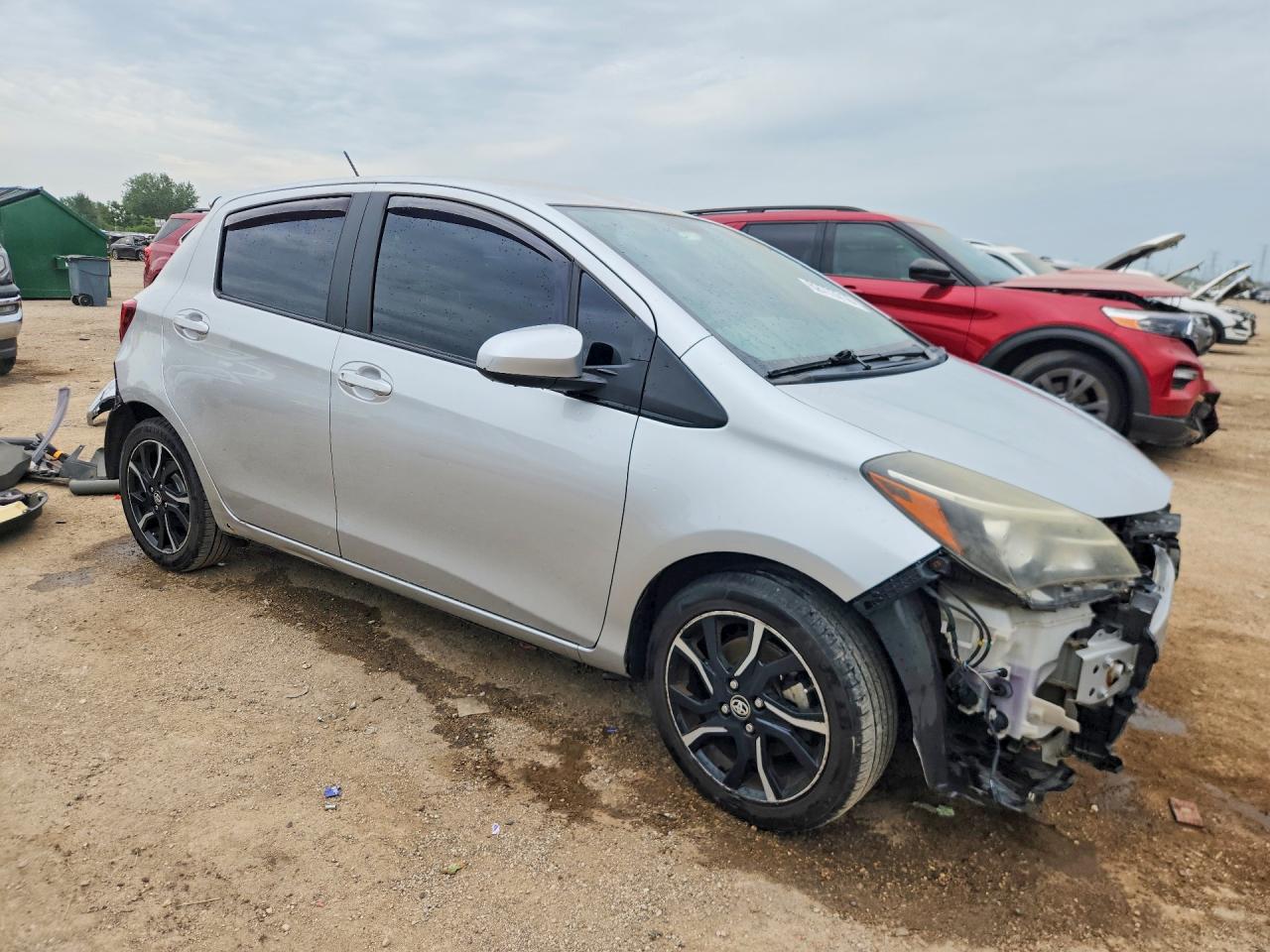2015 Toyota Yaris 5-door Se Серебряный vin: VNKKTUD30FA026863