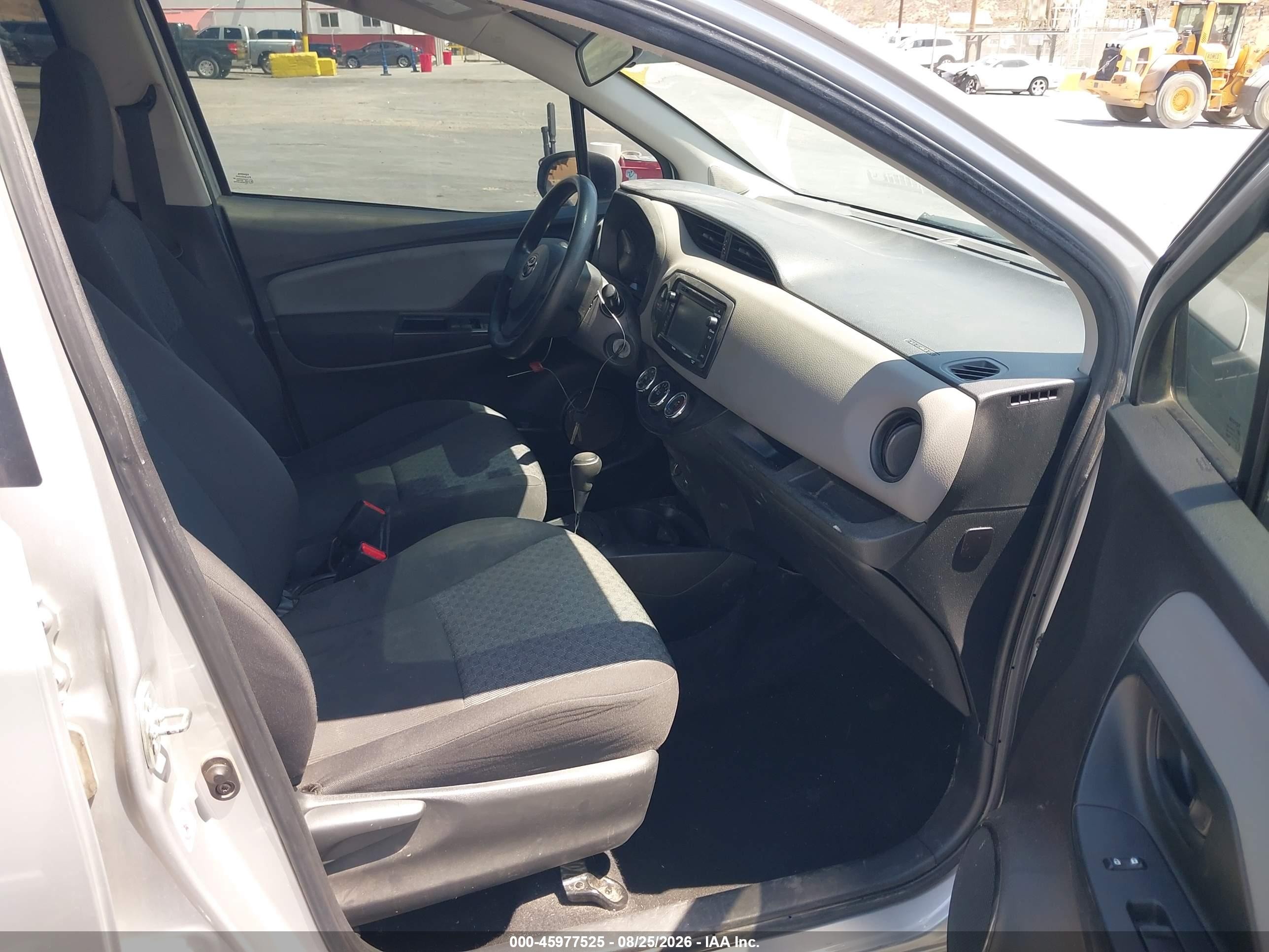 2015 Toyota Yaris L Silver vin: VNKKTUD30FA035417