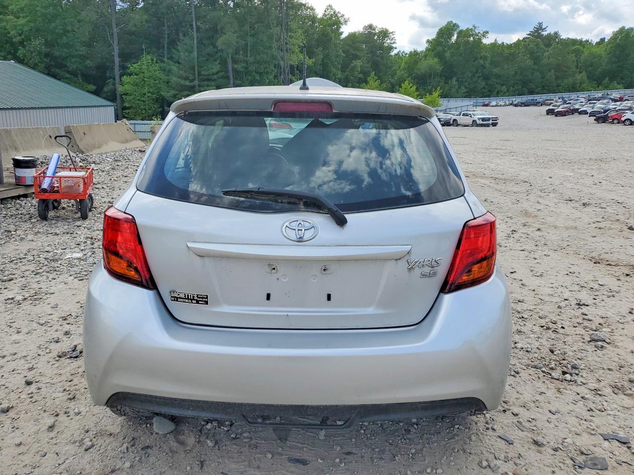 2015 Toyota Yaris 5-door Se Silver vin: VNKKTUD30FA038916