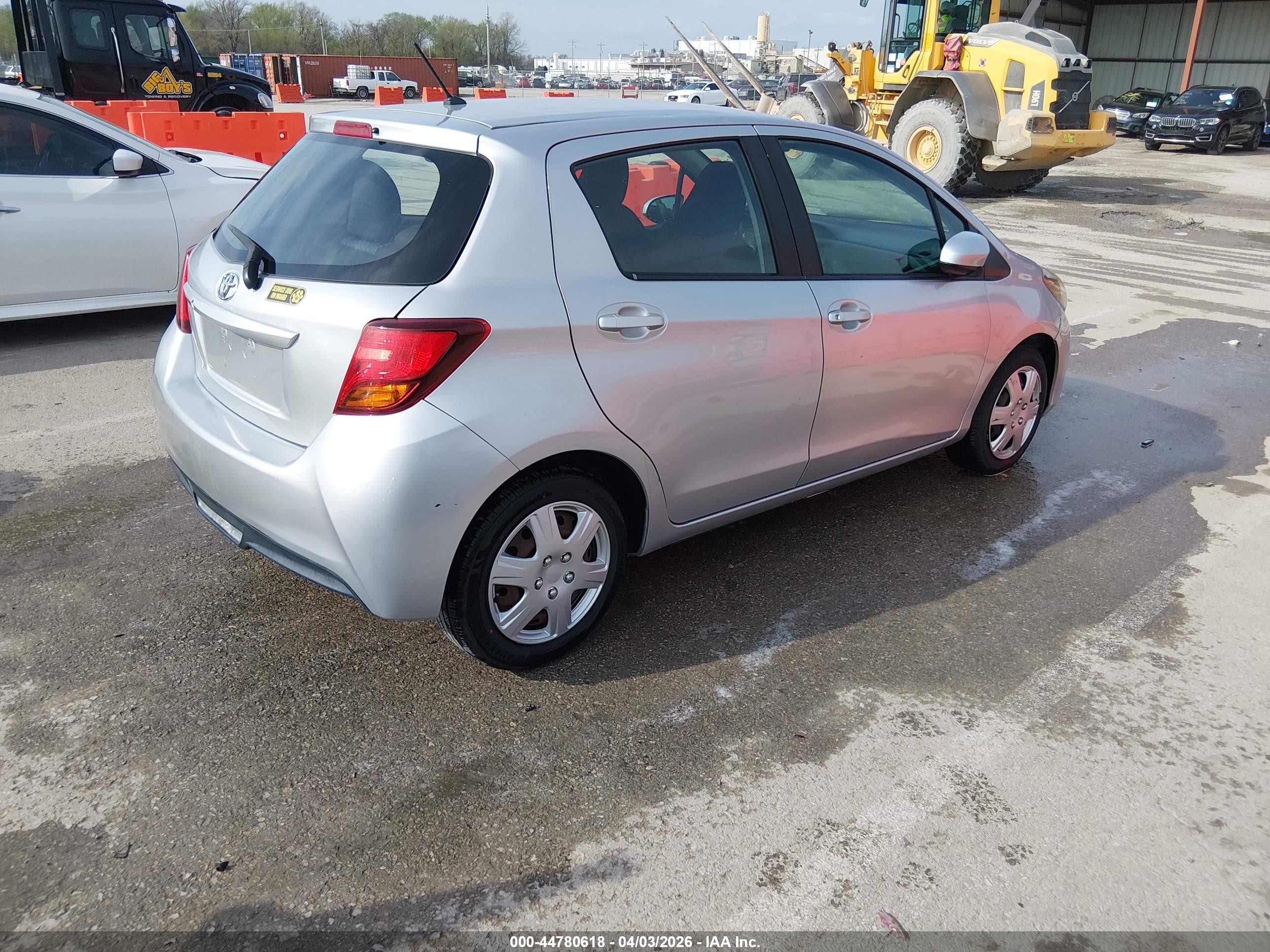 2015 Toyota Yaris L Silver vin: VNKKTUD30FA043775