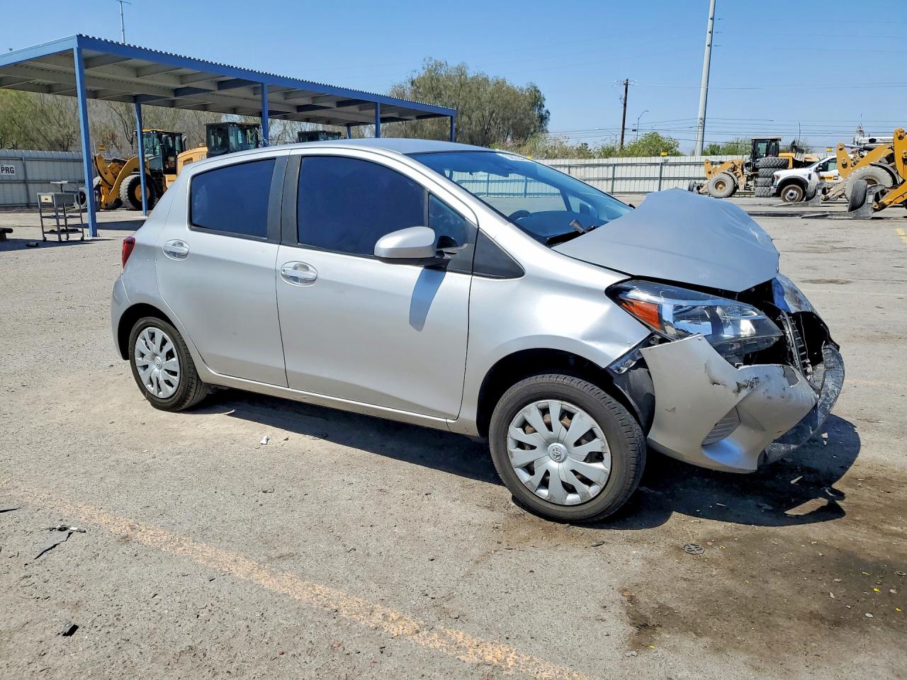 2017 Toyota Yaris 5-door L Fleet Серебряный vin: VNKKTUD30HA080280