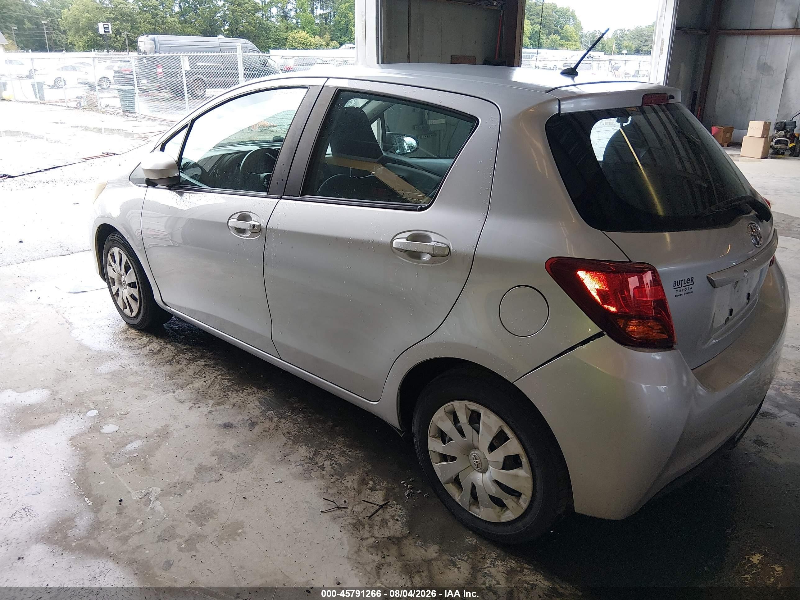 2015 Toyota Yaris L Silver vin: VNKKTUD31FA016729