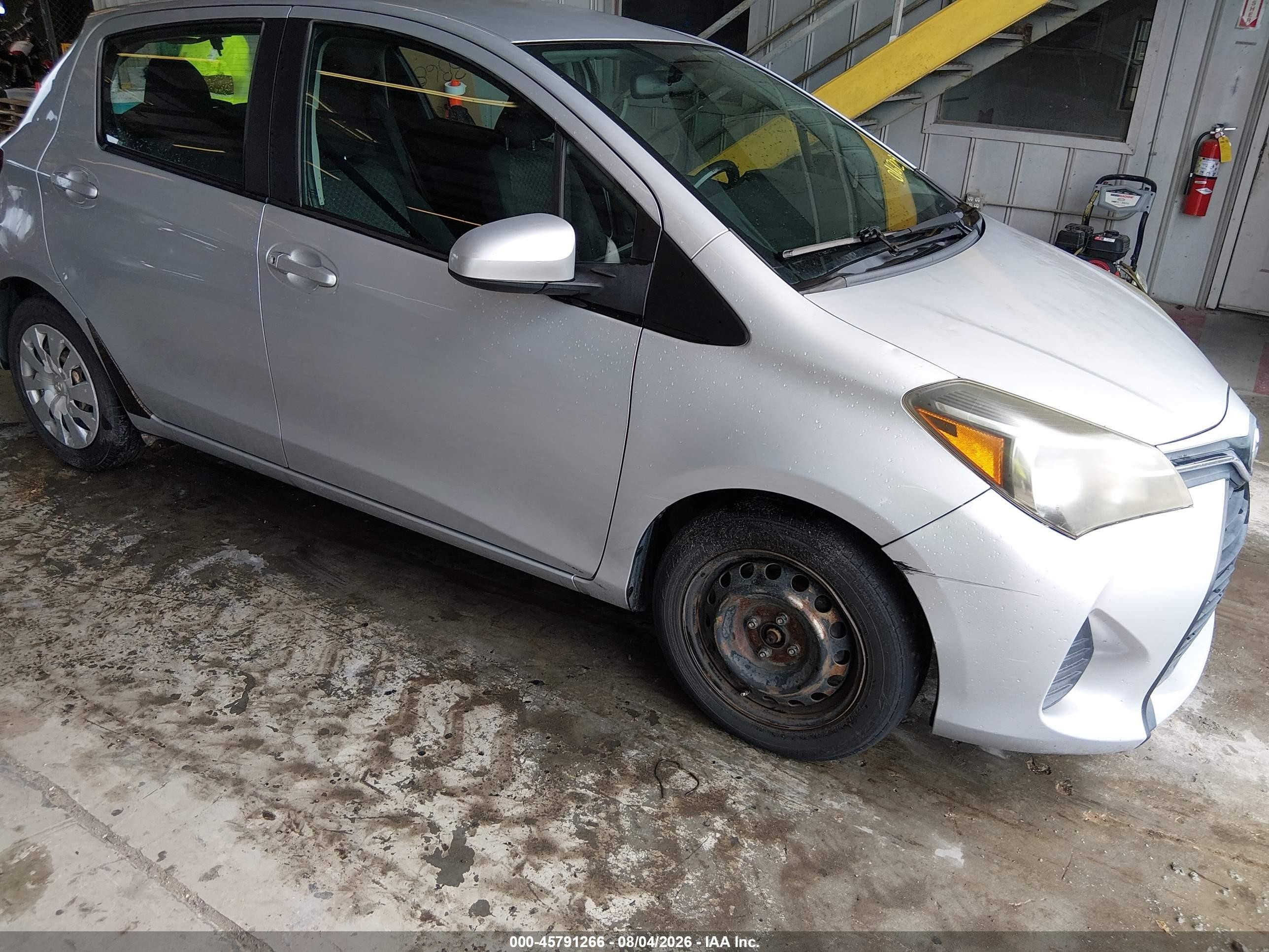 2015 Toyota Yaris L Серебряный vin: VNKKTUD31FA016729