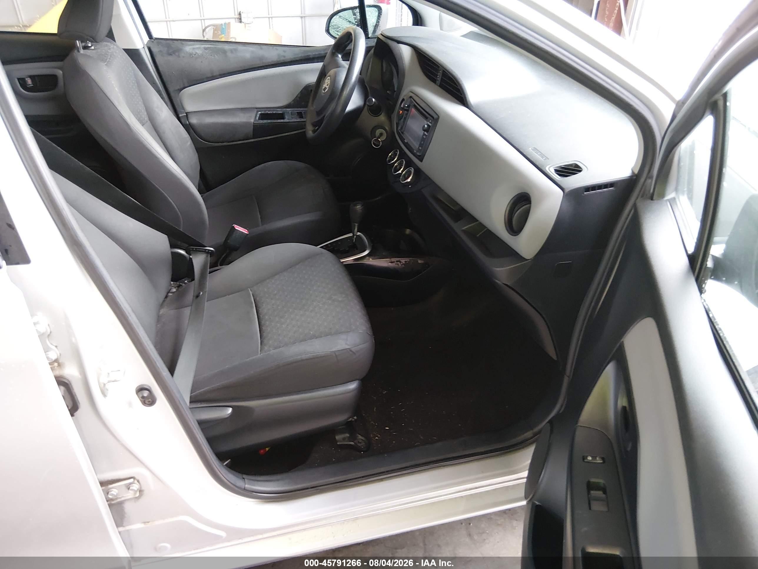 2015 Toyota Yaris L Silver vin: VNKKTUD31FA016729