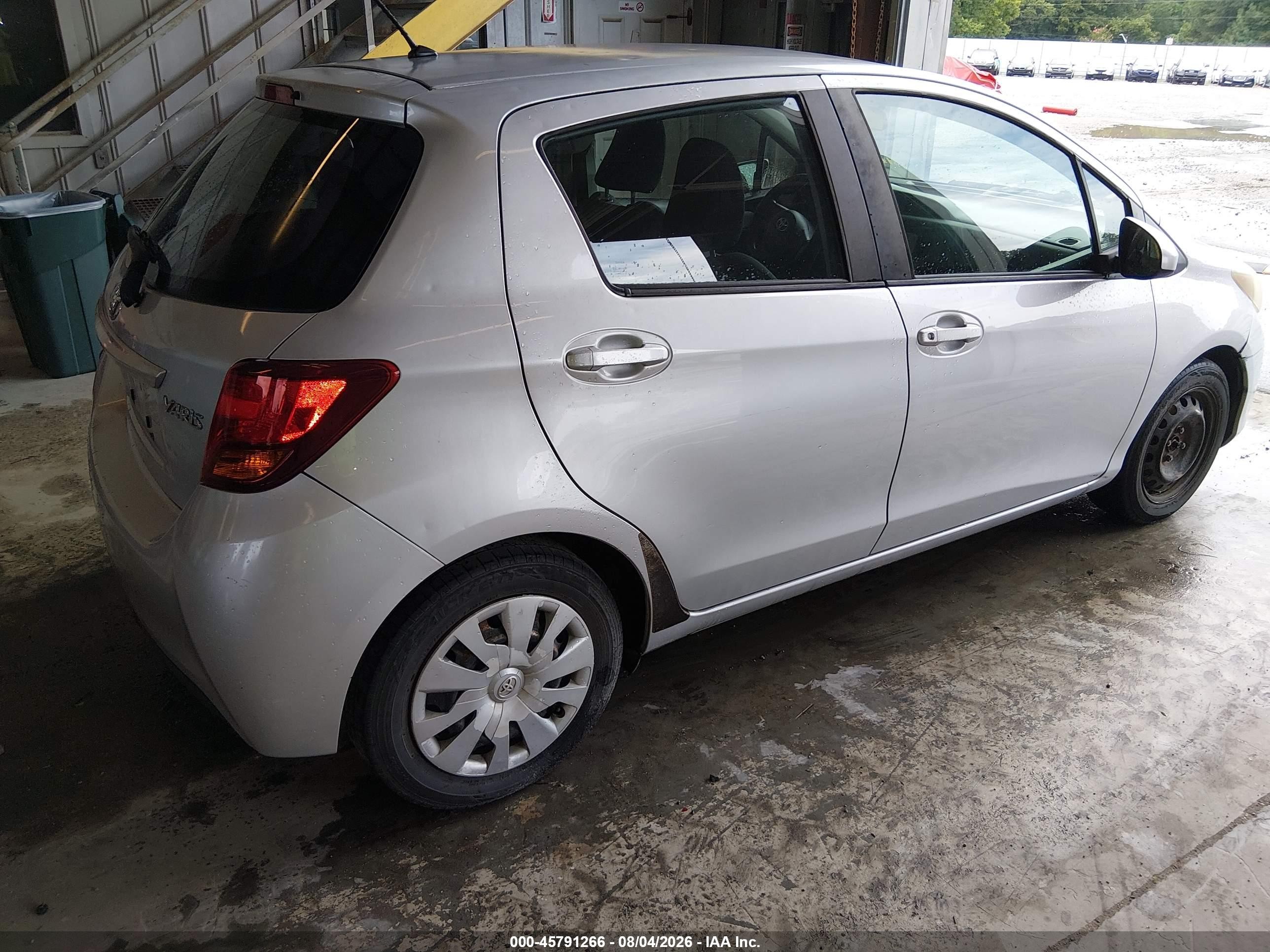 2015 Toyota Yaris L Silver vin: VNKKTUD31FA016729