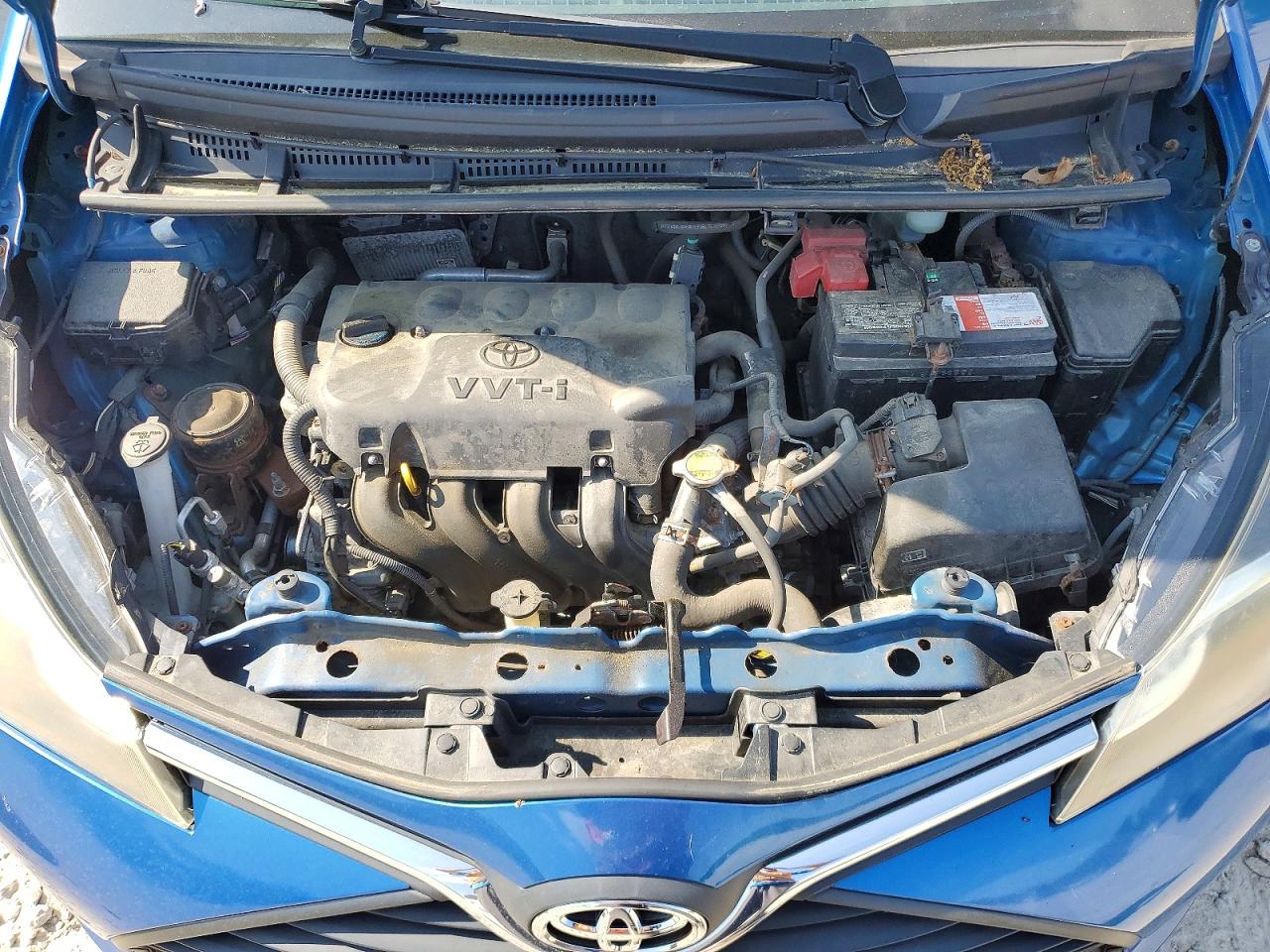 2015 Toyota Yaris 5-door L Blue vin: VNKKTUD31FA022143