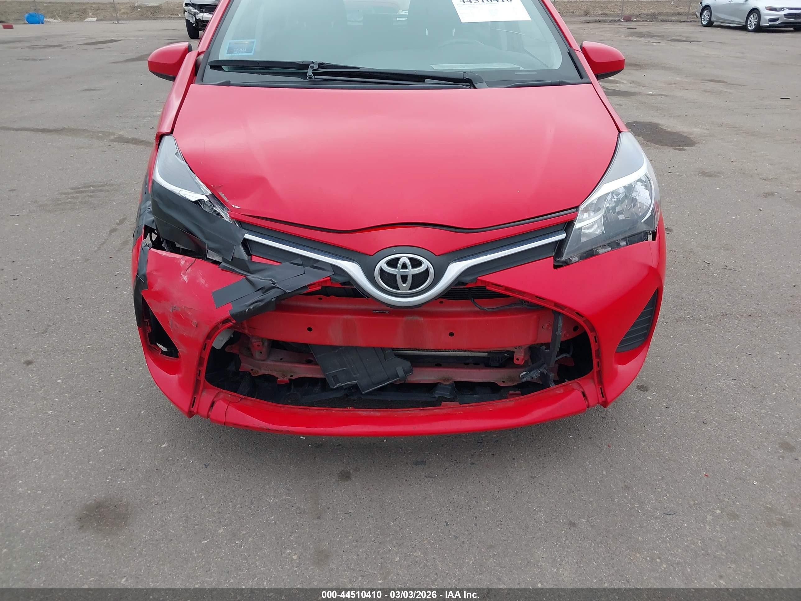 2015 Toyota Yaris Le Красный vin: VNKKTUD31FA022286