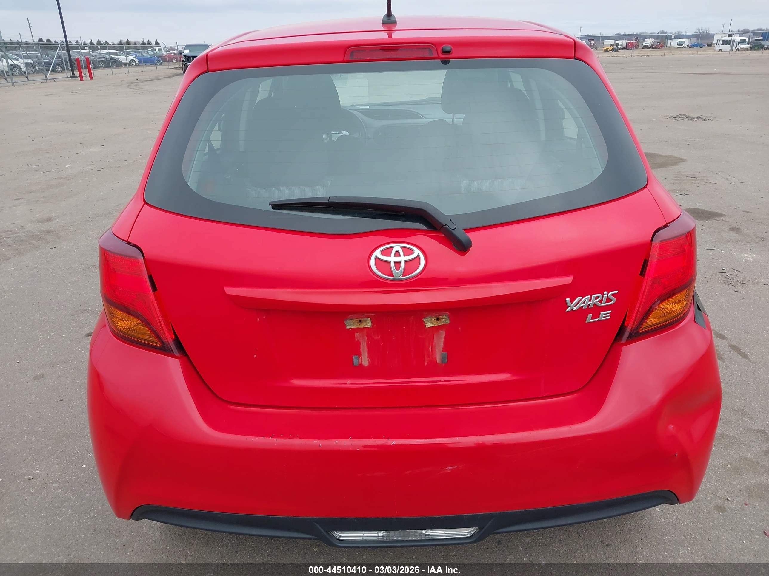 2015 Toyota Yaris Le Красный vin: VNKKTUD31FA022286