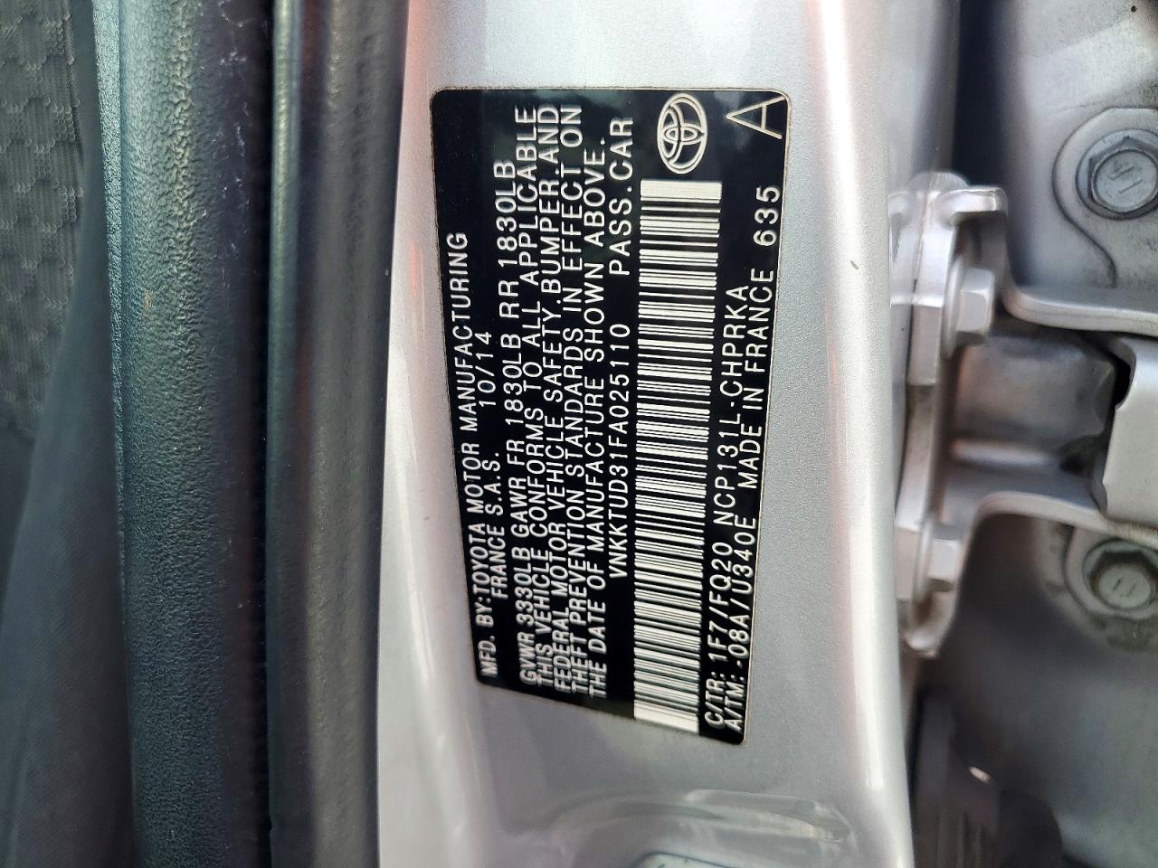 2015 Toyota Yaris 5-door L Silver vin: VNKKTUD31FA025110