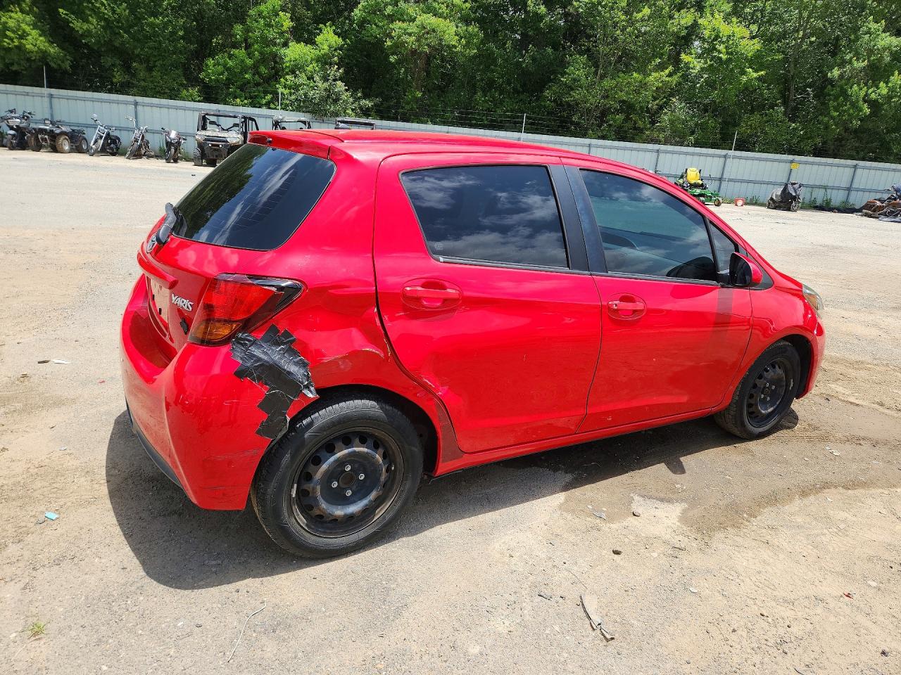 2015 Toyota Yaris 5-door L Red vin: VNKKTUD31FA039184