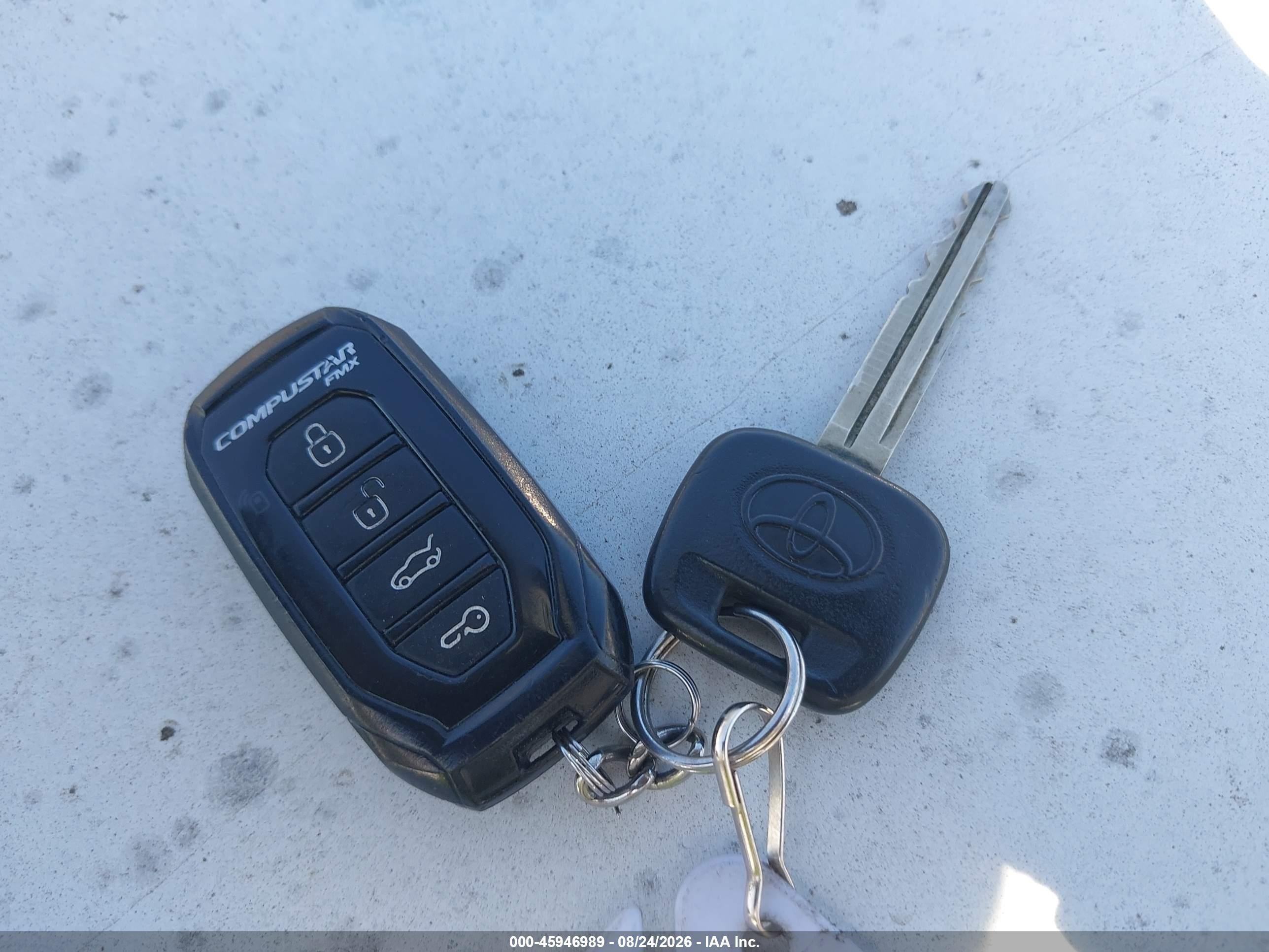 2015 Toyota Yaris L Silver vin: VNKKTUD31FA042716