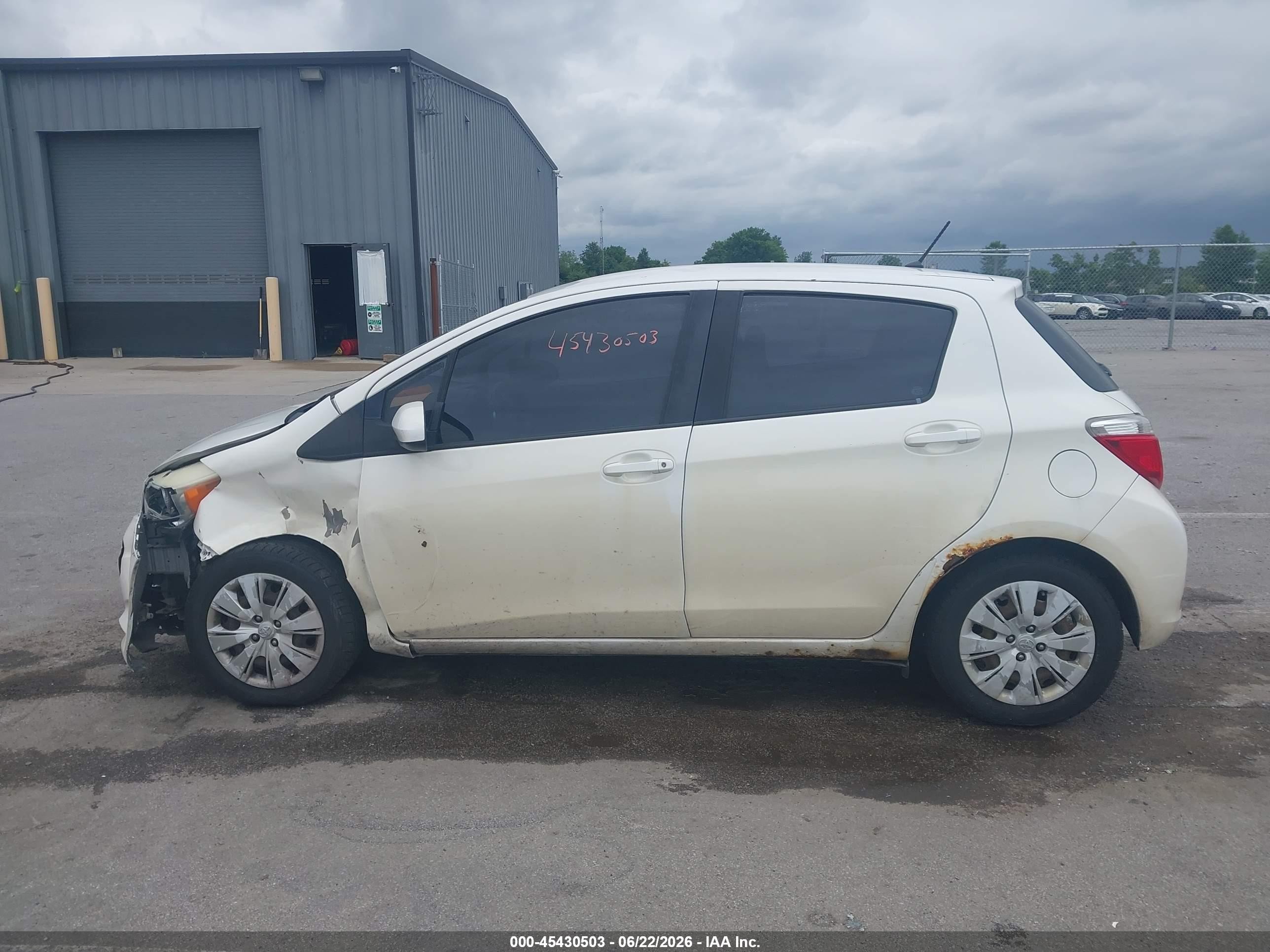 2014 Toyota Yaris L (tmmf Plant) White vin: VNKKTUD32EA006208